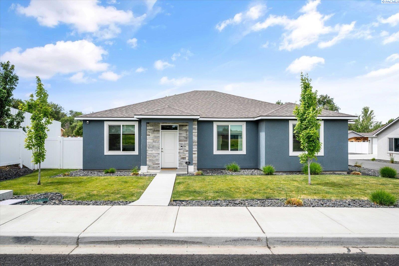 1978 Buntin St, Kennewick, WA 99337