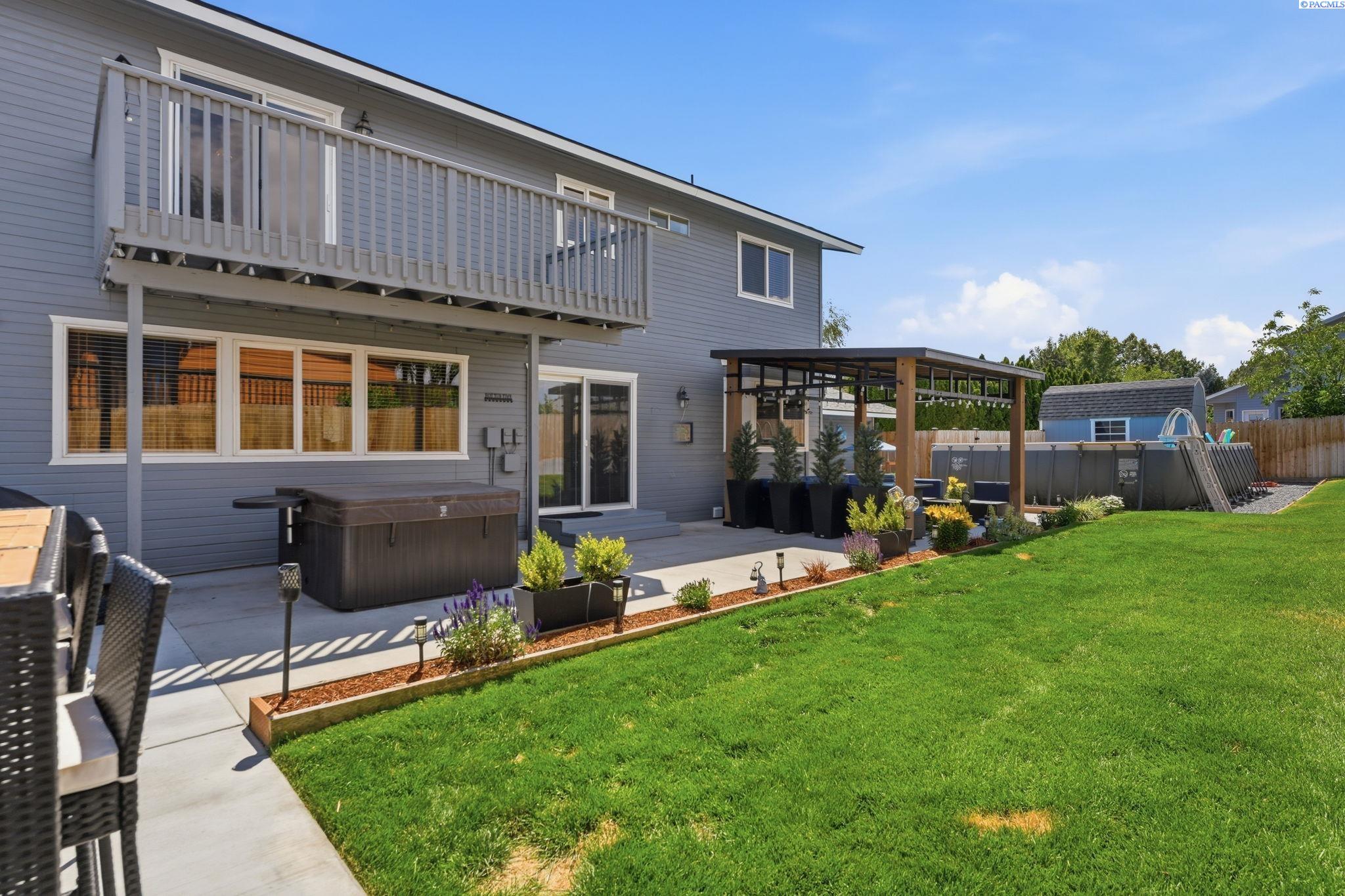 4711 Desert Plateau Dr, Pasco, WA 99301