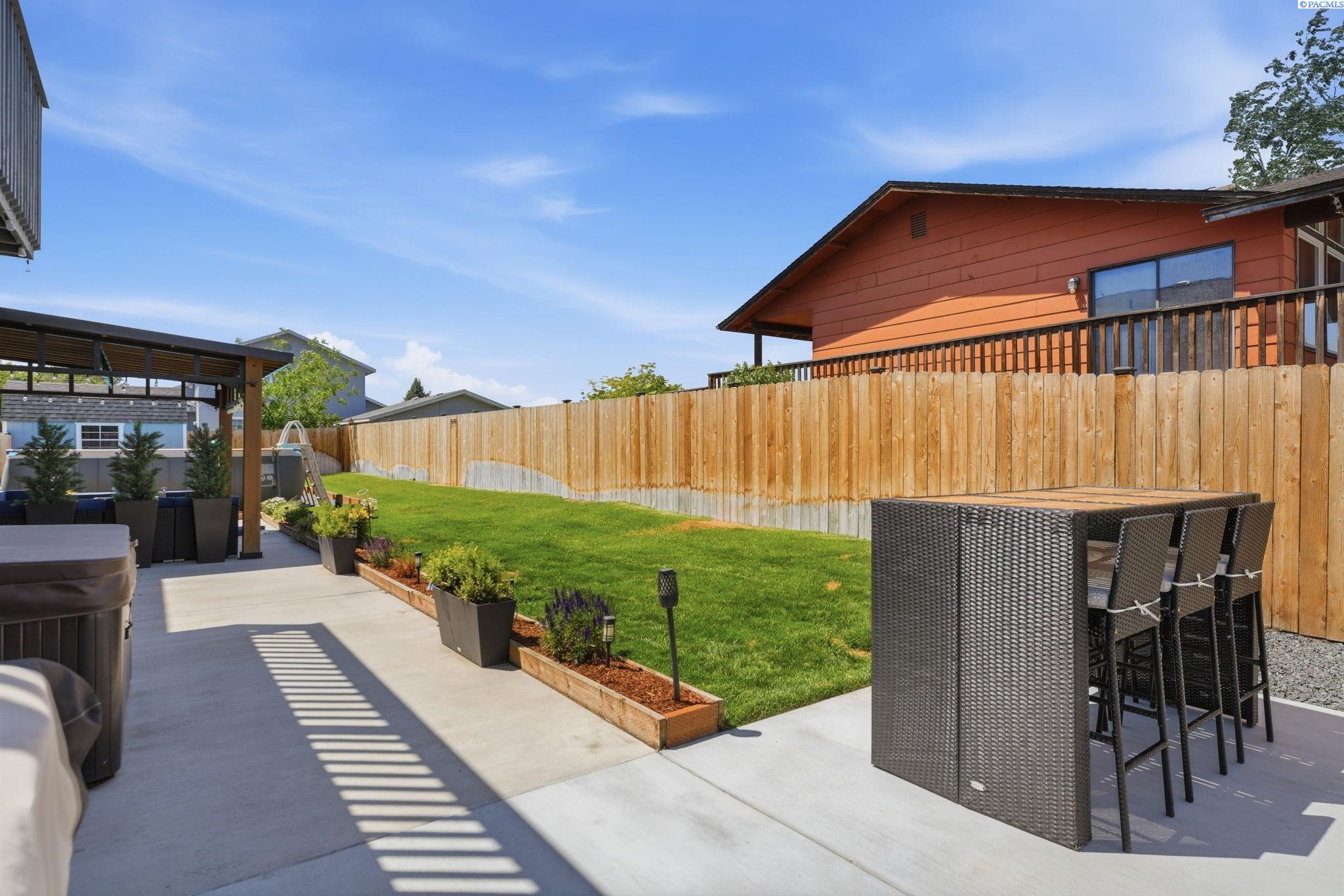 4711 Desert Plateau Dr, Pasco, WA 99301