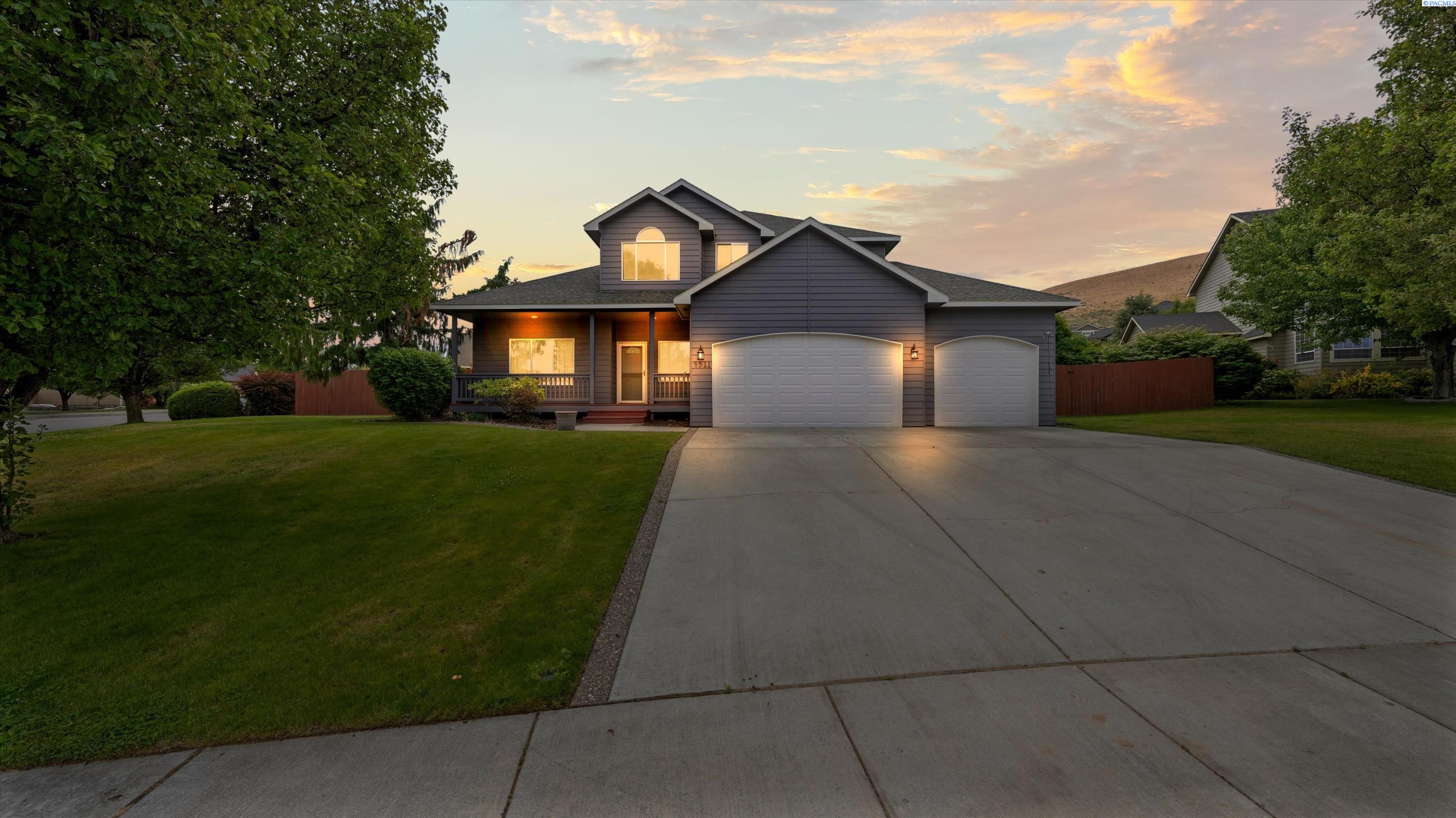 4911 Milky Way, West Richland, WA 99353