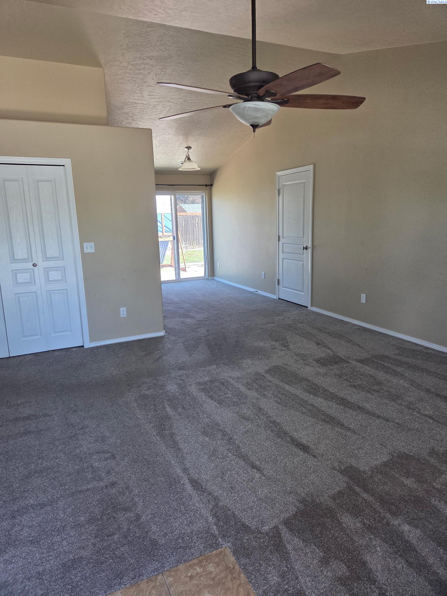 5803 Maryhill Ln, Pasco, WA 99301