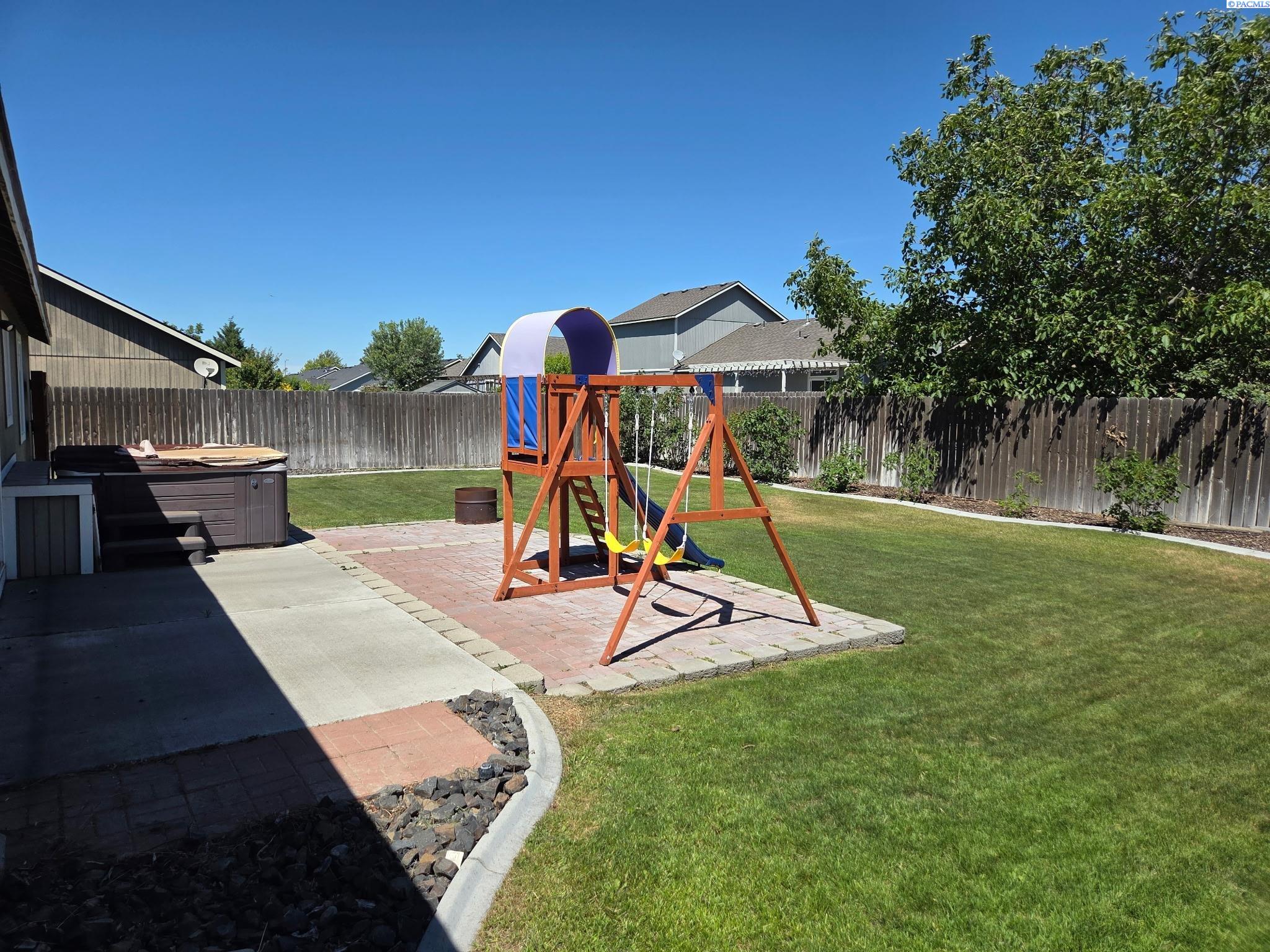 5803 Maryhill Ln, Pasco, WA 99301