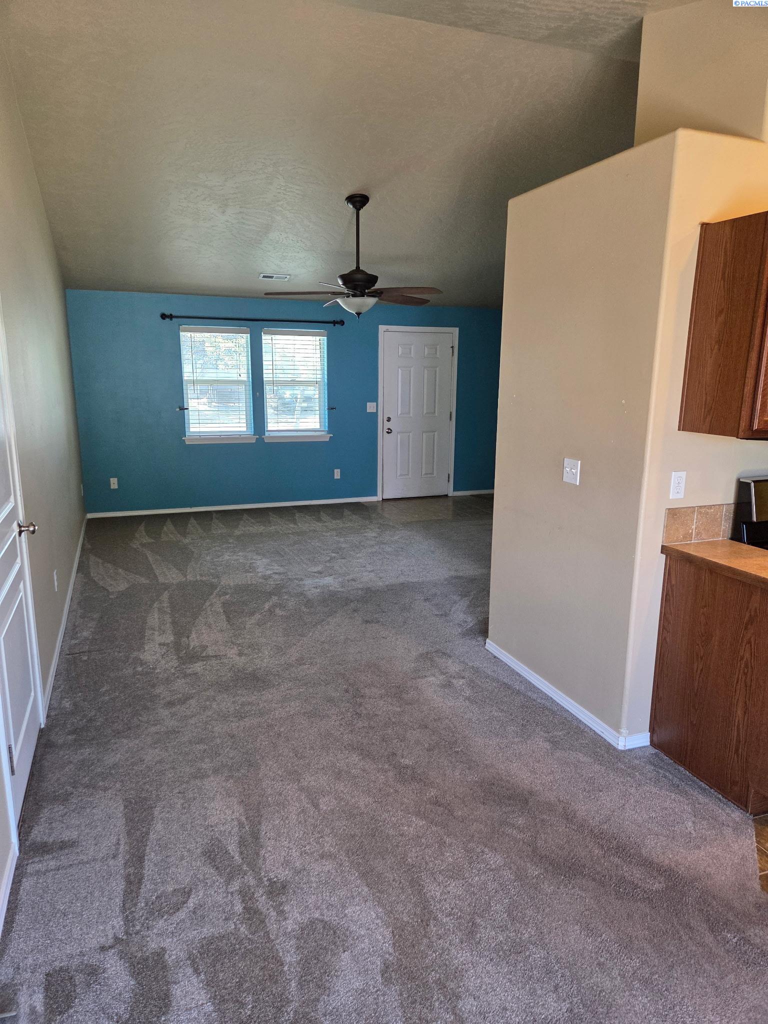 5803 Maryhill Ln, Pasco, WA 99301