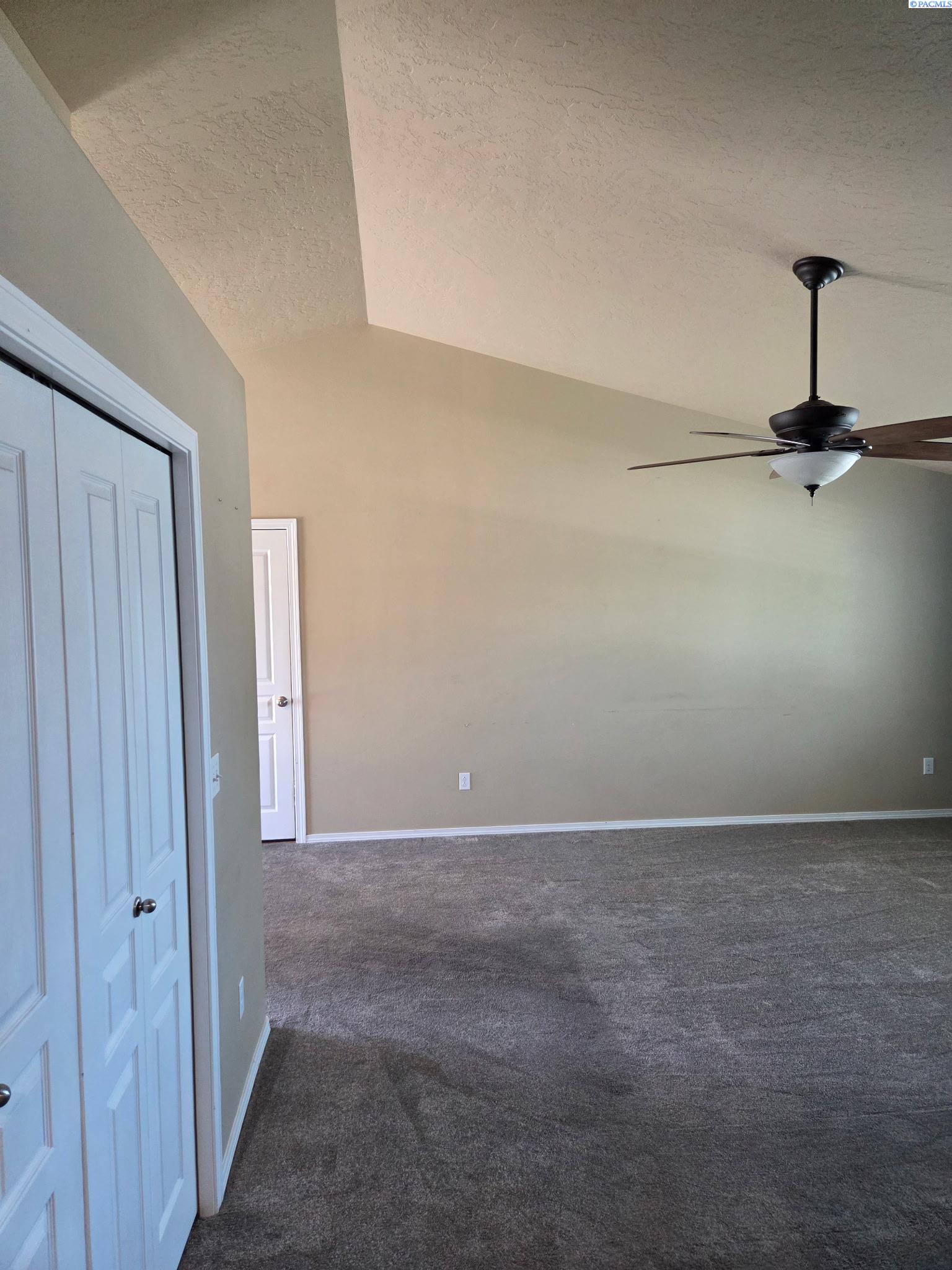 5803 Maryhill Ln, Pasco, WA 99301