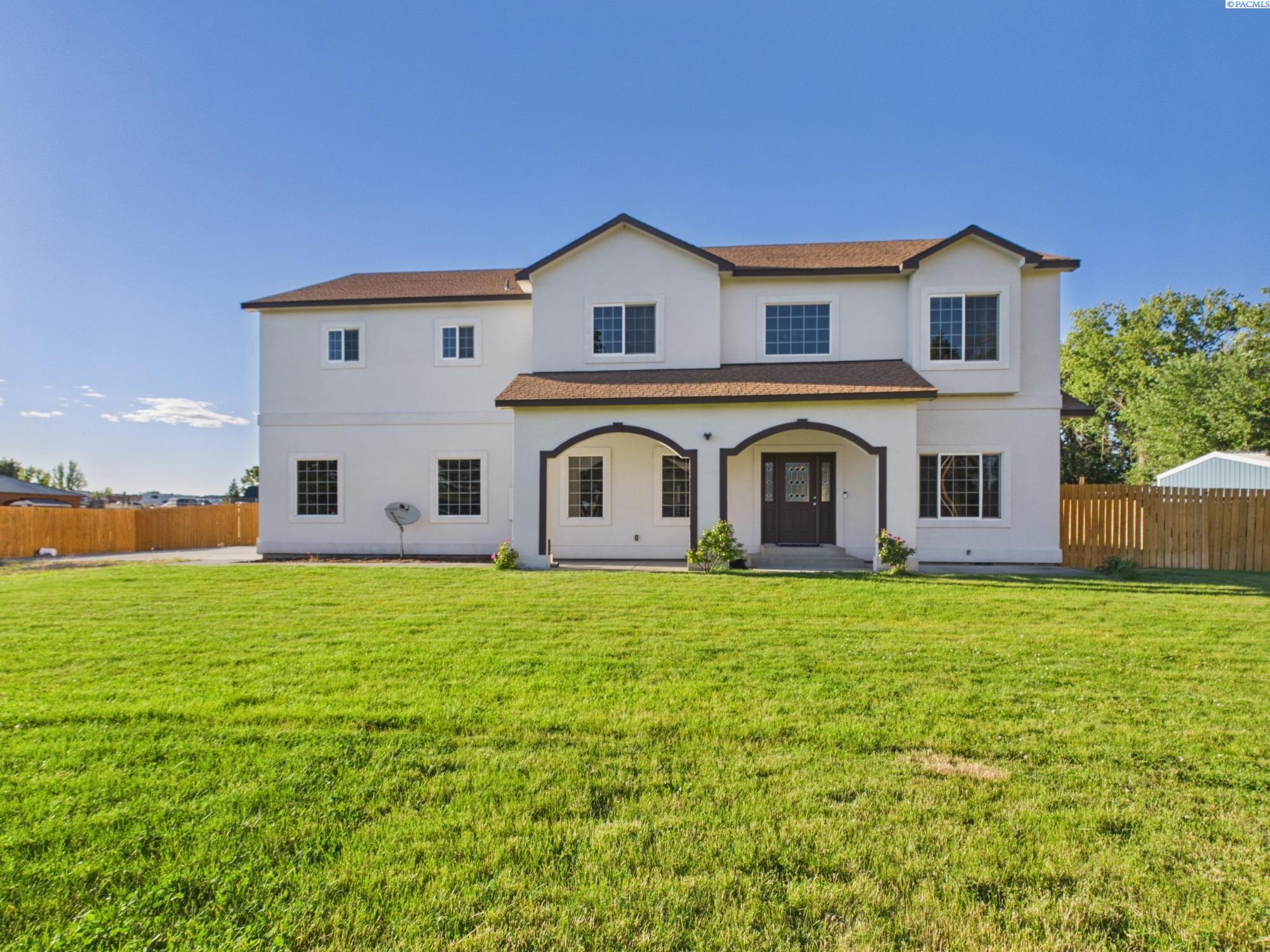 4607 Livingston Rd, Pasco, WA 99301