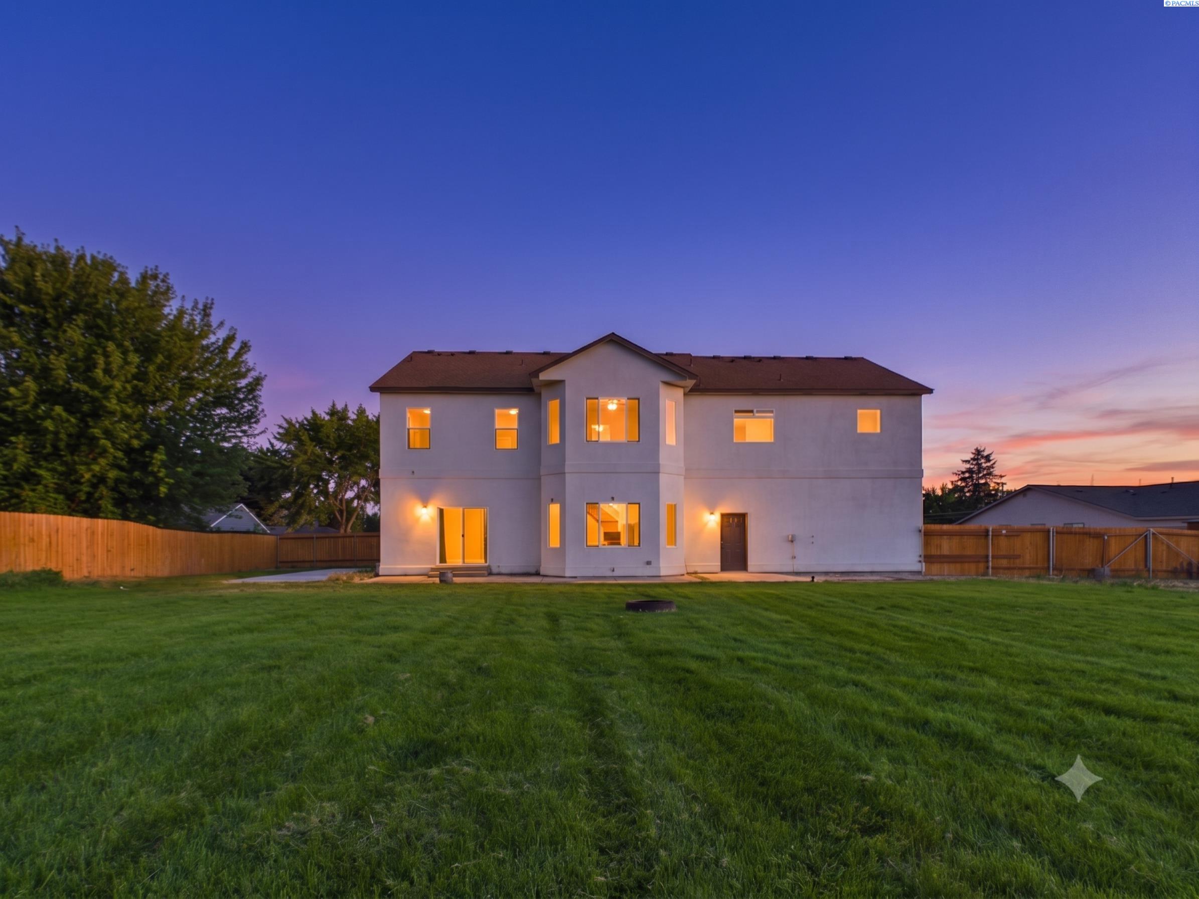 4607 Livingston Rd, Pasco, WA 99301