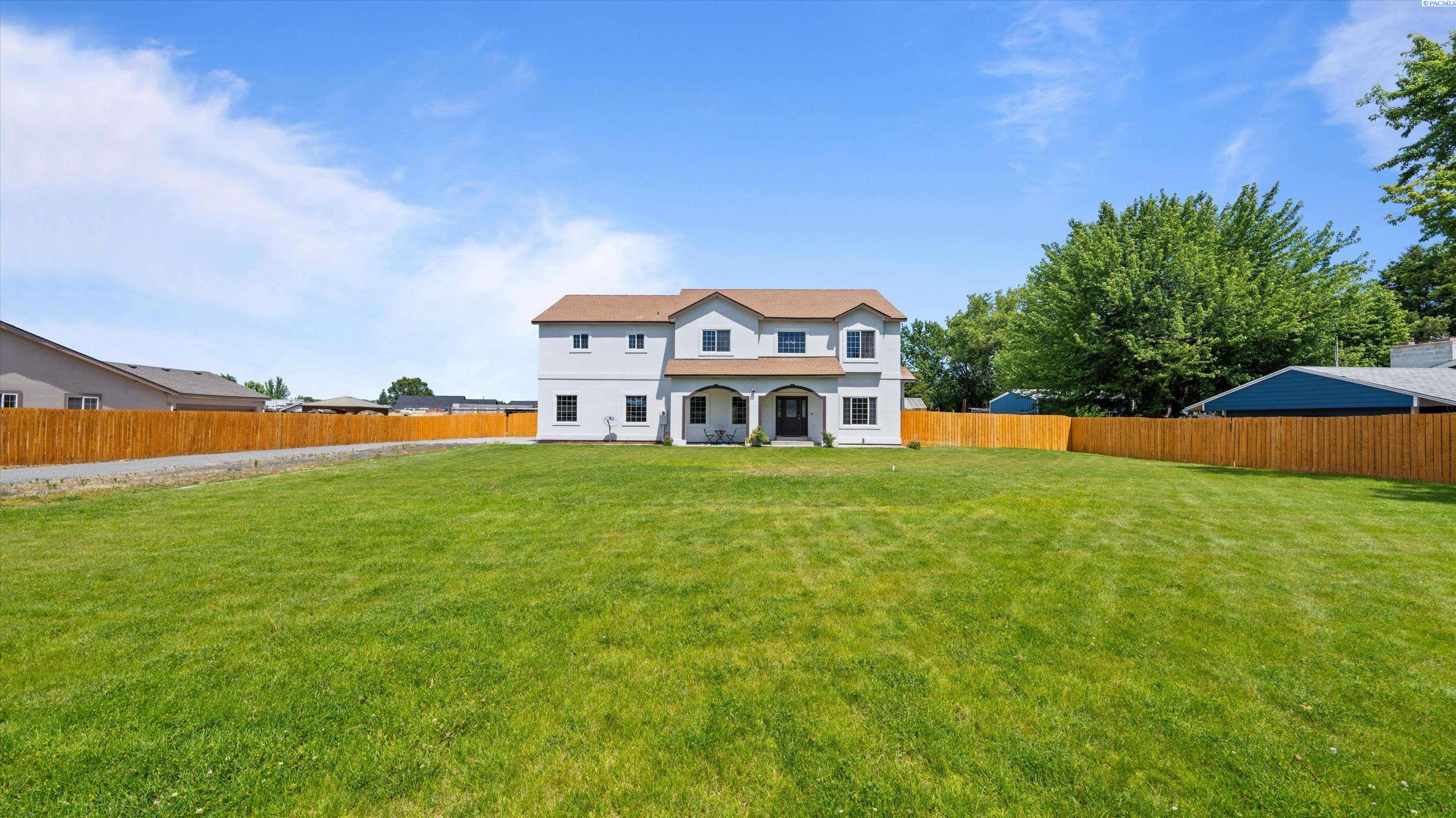 4607 Livingston Rd, Pasco, WA 99301