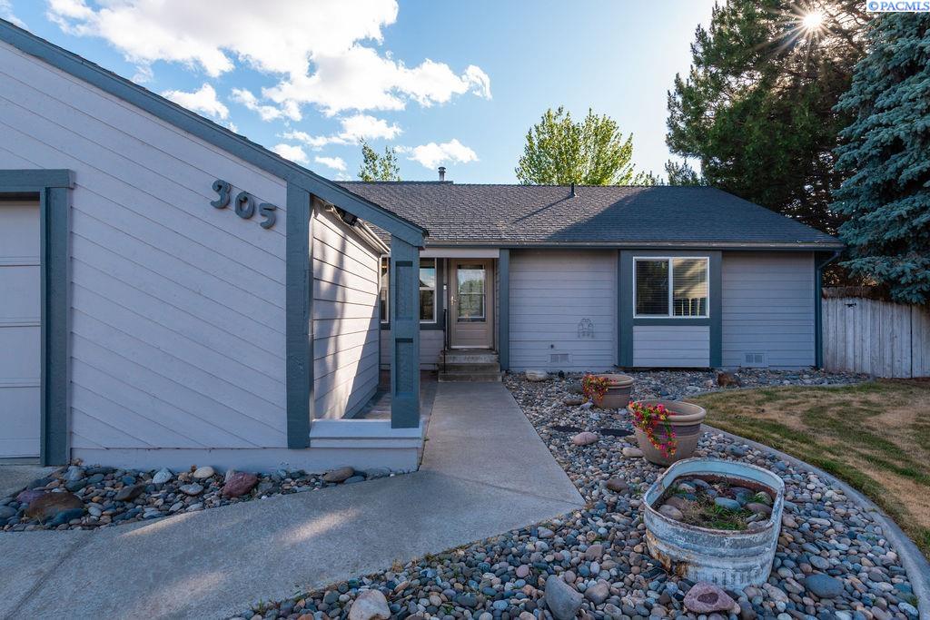 305 Louisiana Pl, Kennewick, WA 99336