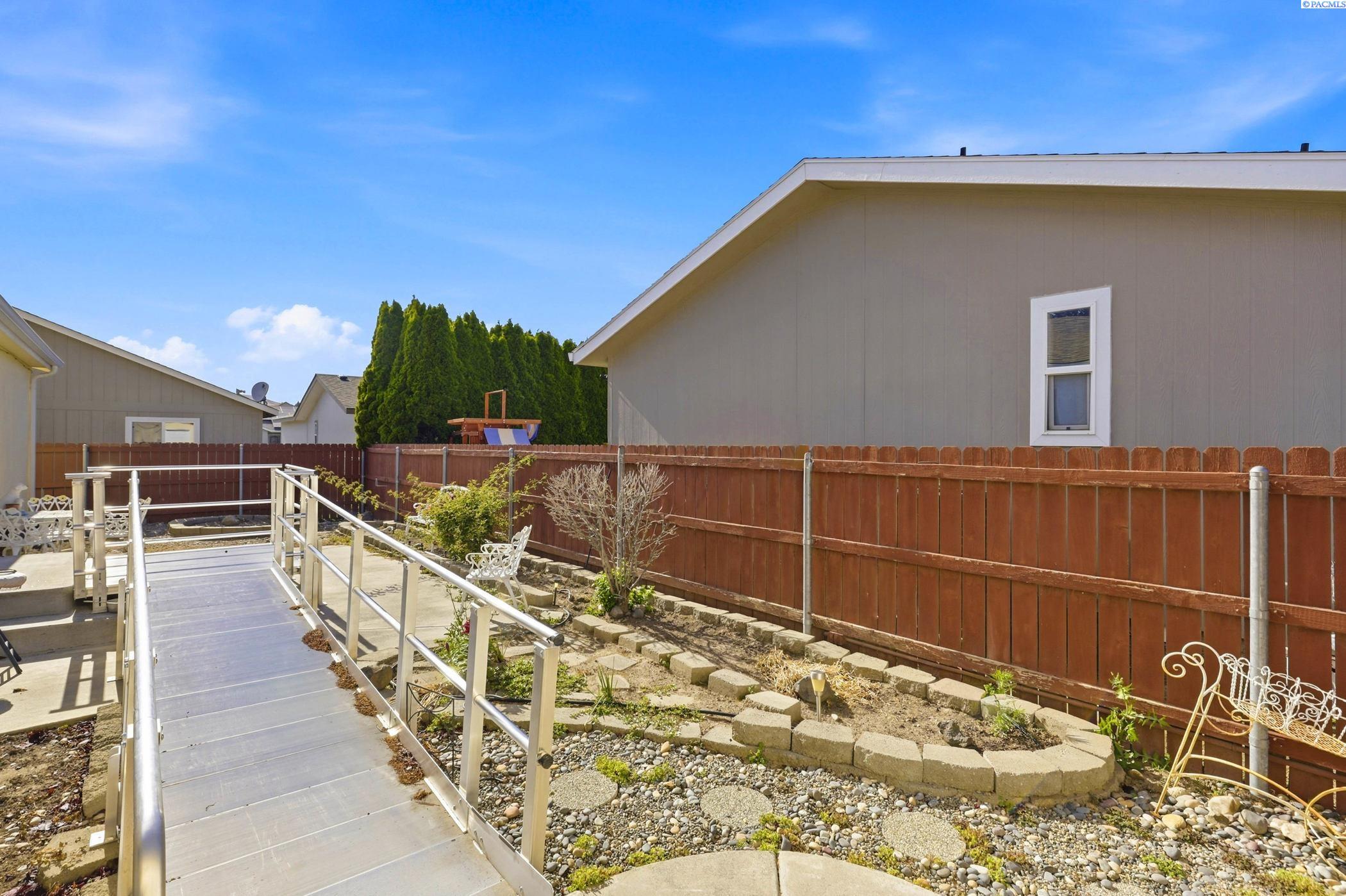 1609 Cactus Loop, Richland, WA 99352