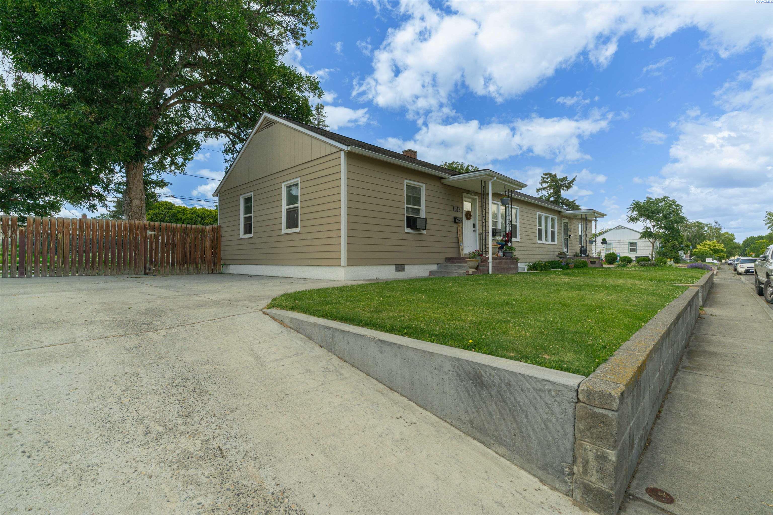 1513 Johnston , Richland, WA 99354