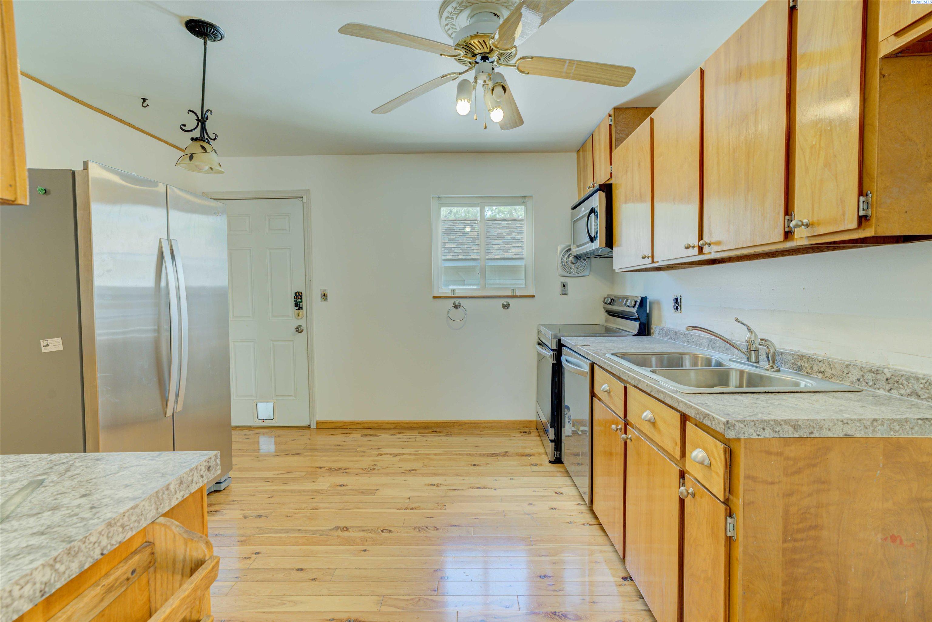 716 Coast St, Richland, WA 99354