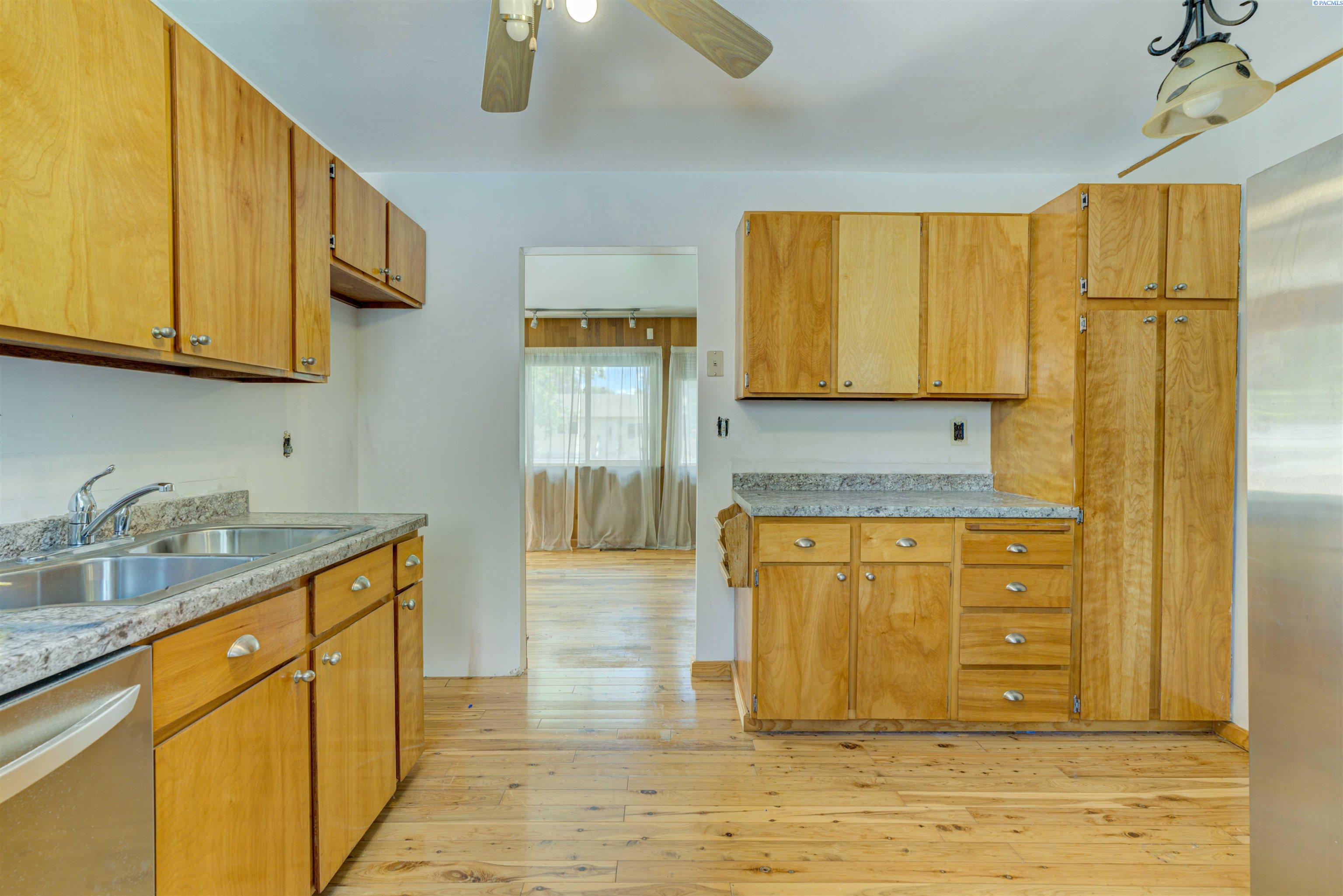 716 Coast St, Richland, WA 99354