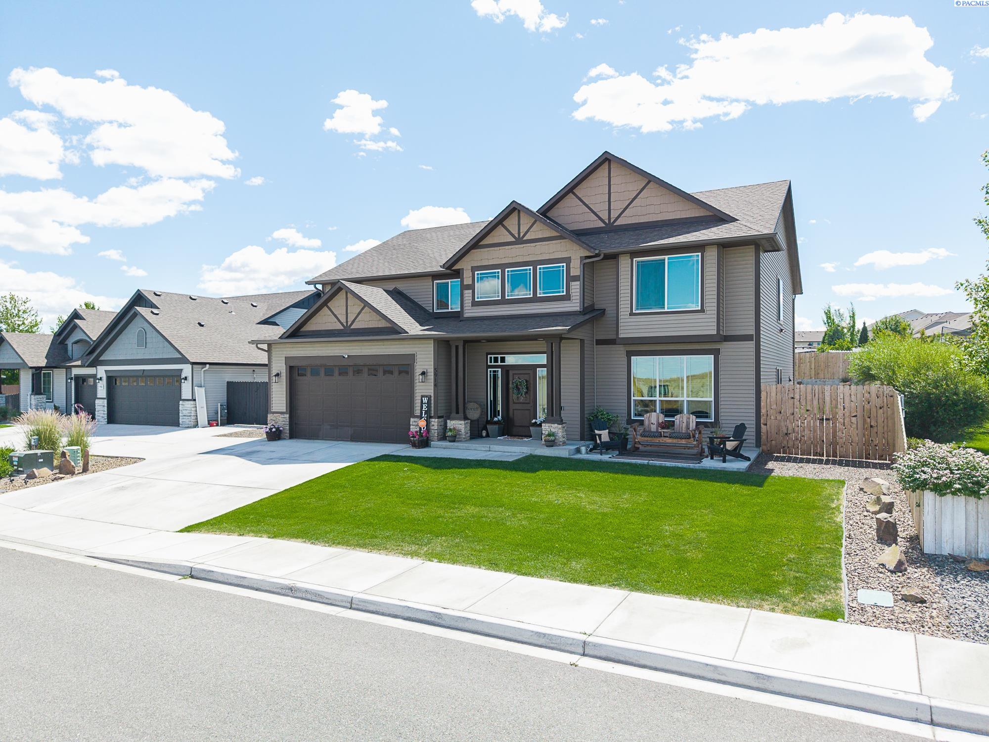 5914 Nauvoo Ln, Pasco, WA 99301