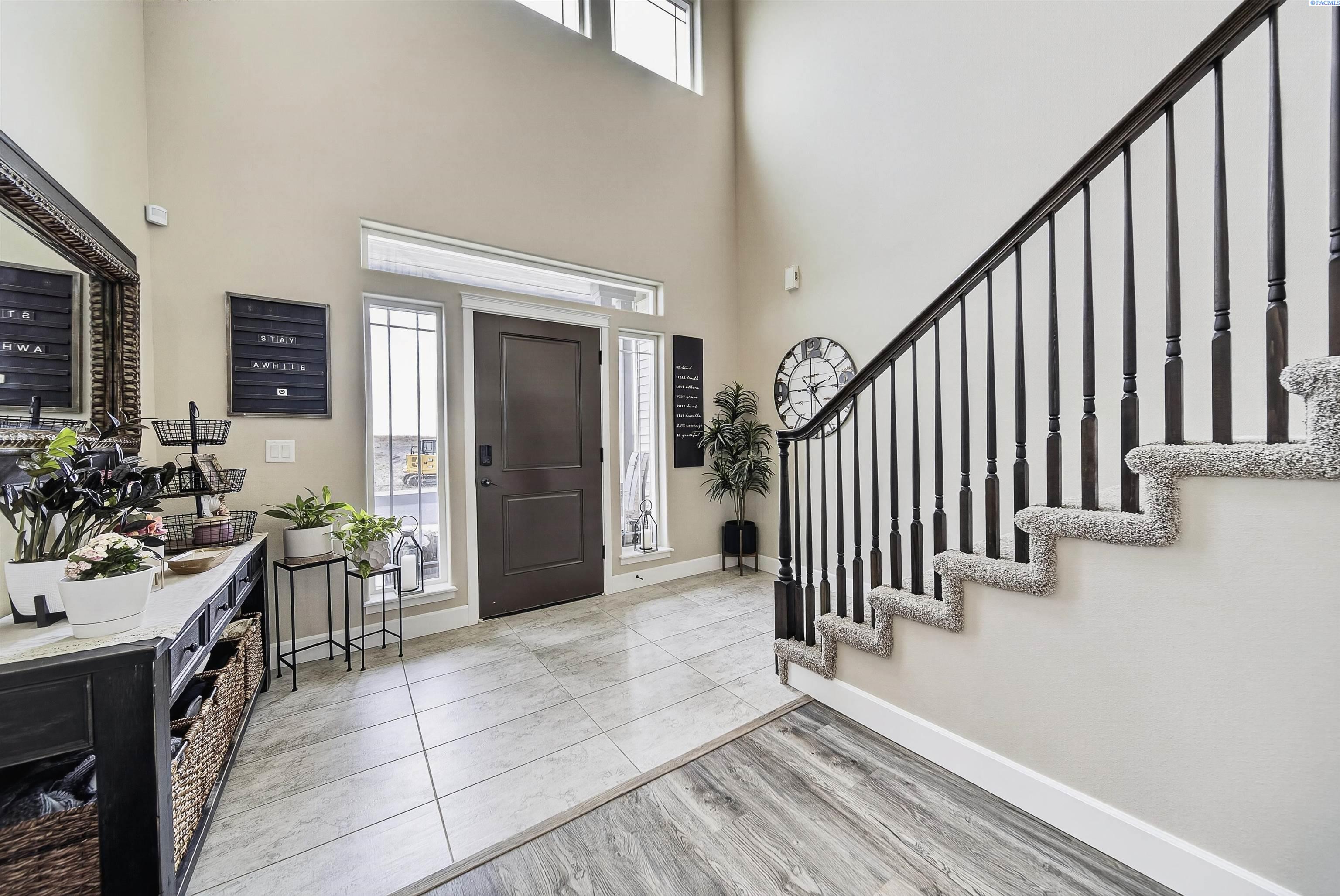 5914 Nauvoo Ln, Pasco, WA 99301