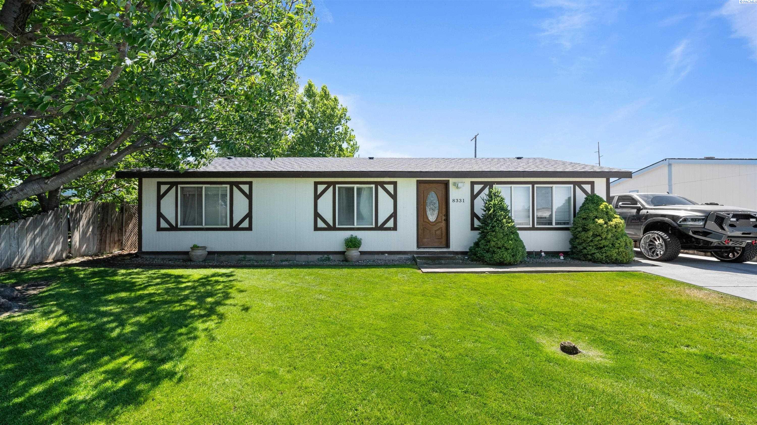 8331 Yellowstone Ave, Kennewick, WA 99336