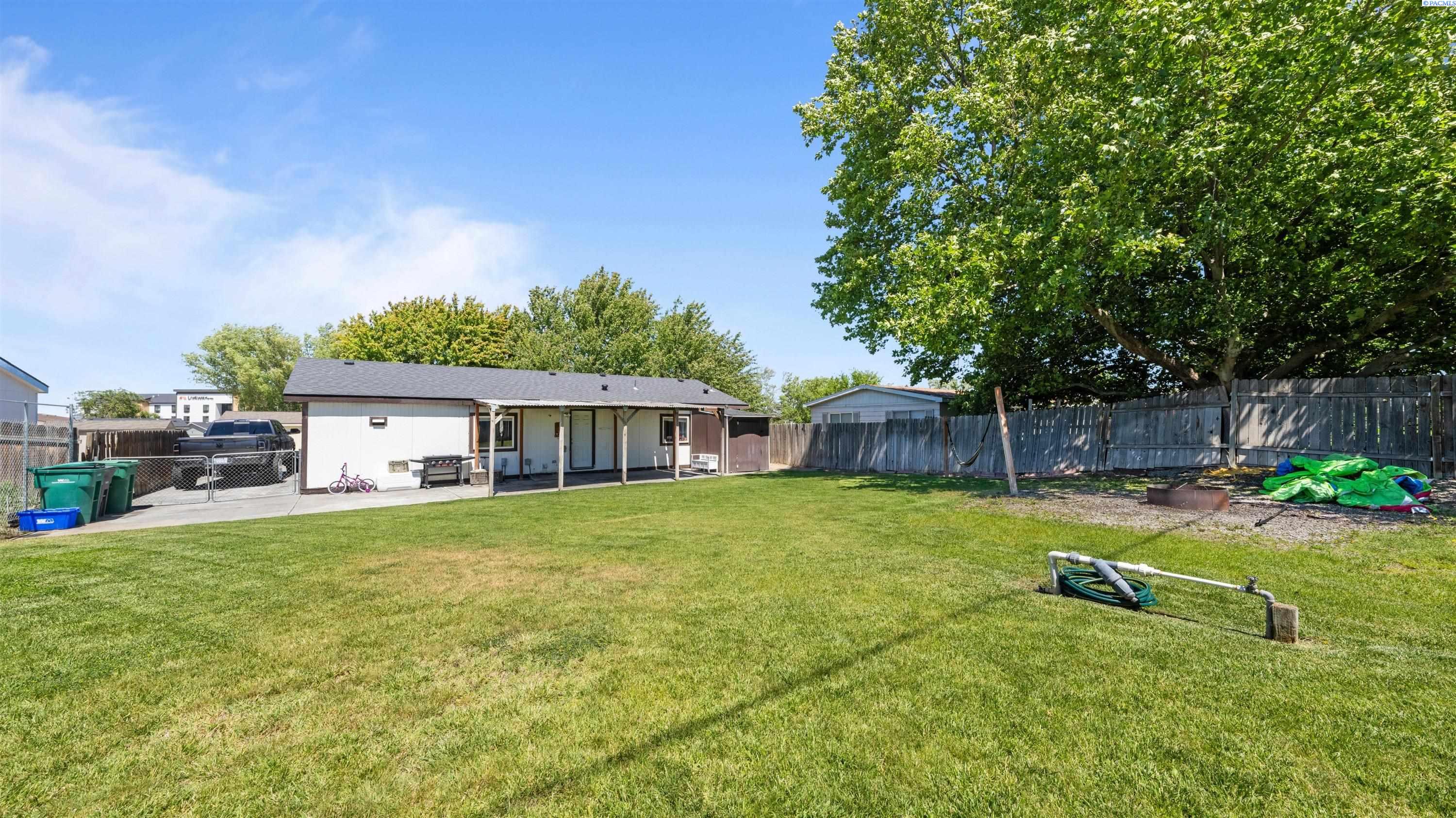 8331 Yellowstone Ave, Kennewick, WA 99336