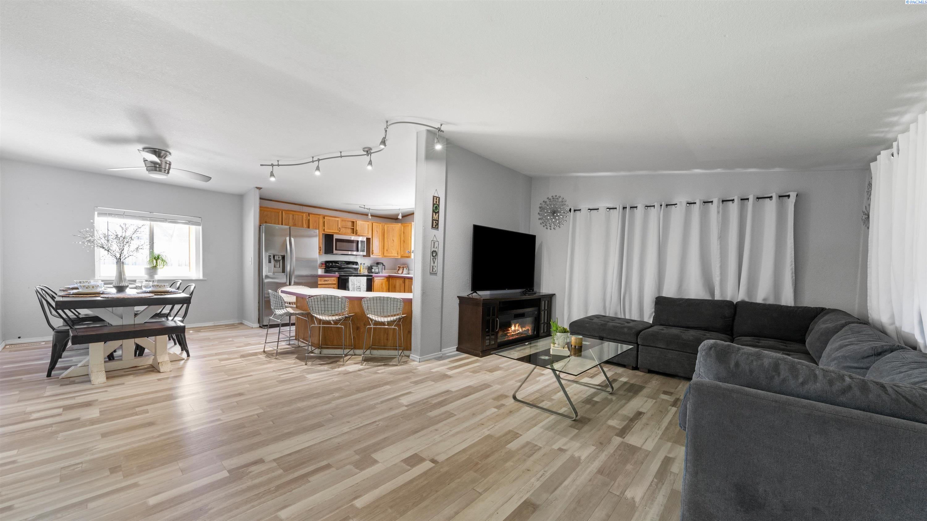 8331 Yellowstone Ave, Kennewick, WA 99336