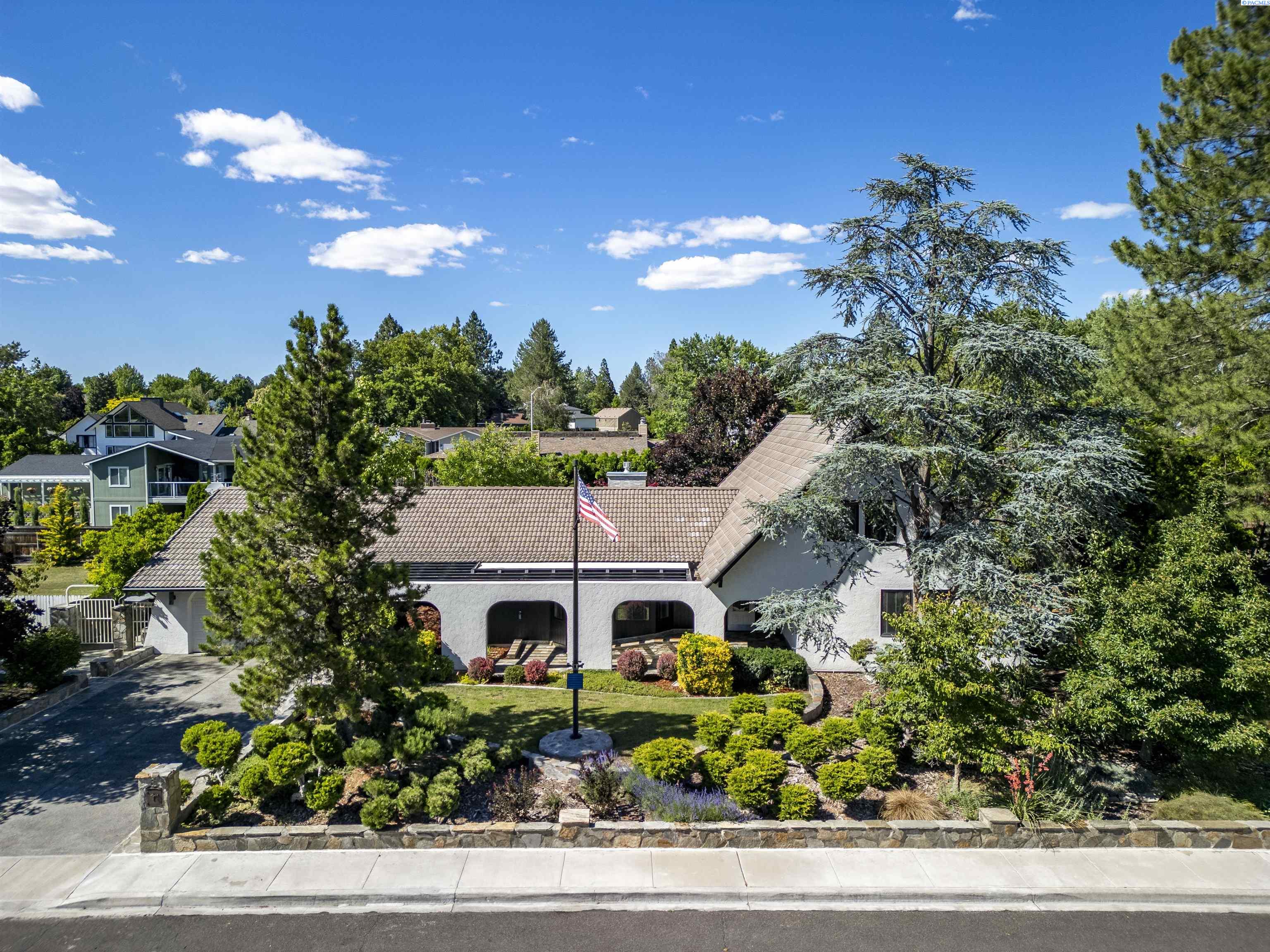 234 Indian Ct, Richland, WA 99354