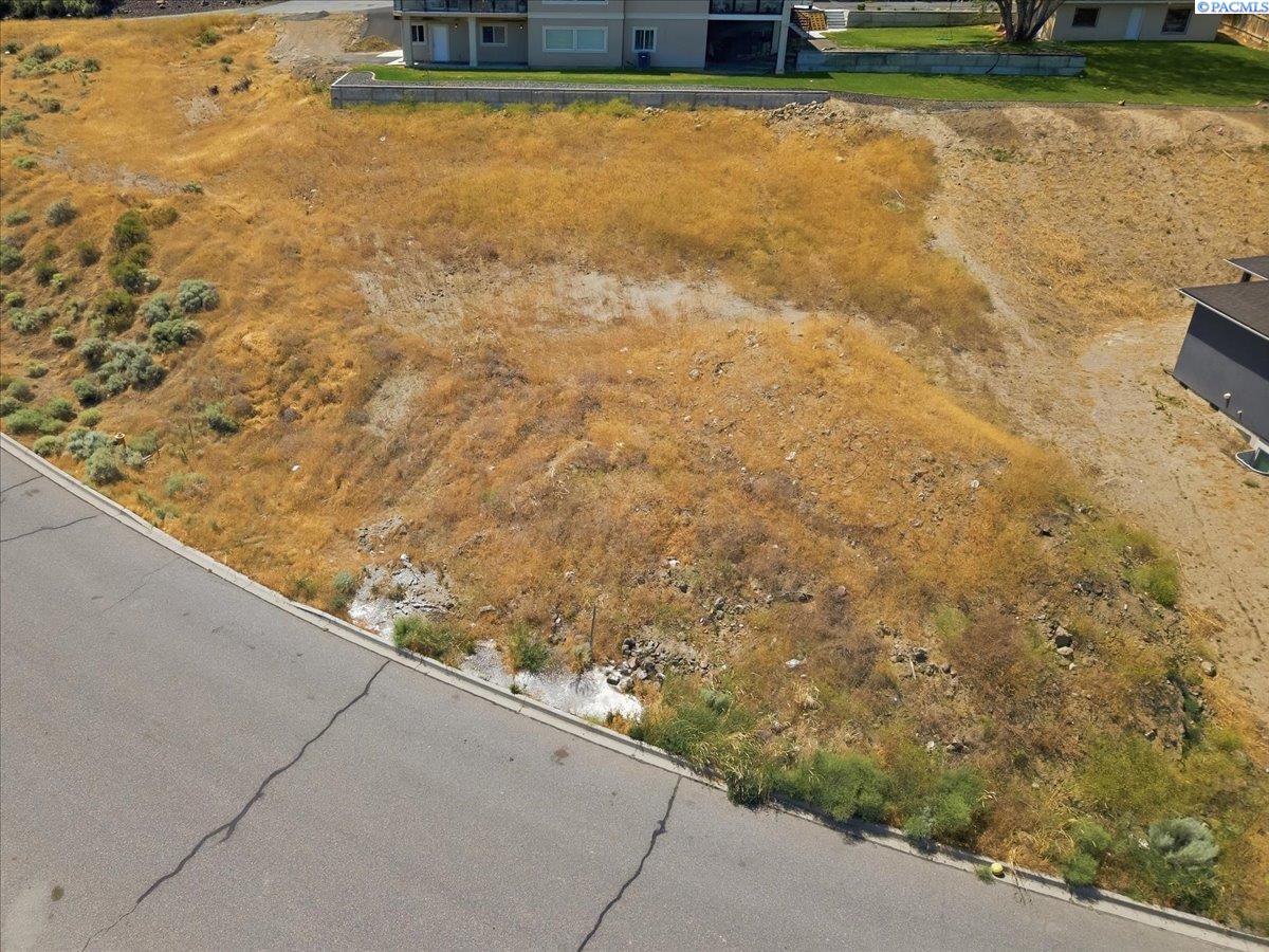 1051 Allenwhite Dr, Richland, WA 99352
