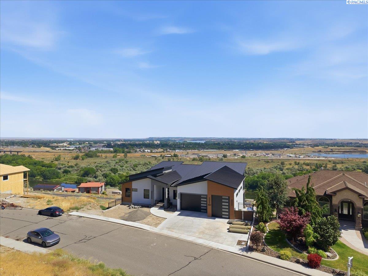 1051 Allenwhite Dr, Richland, WA 99352