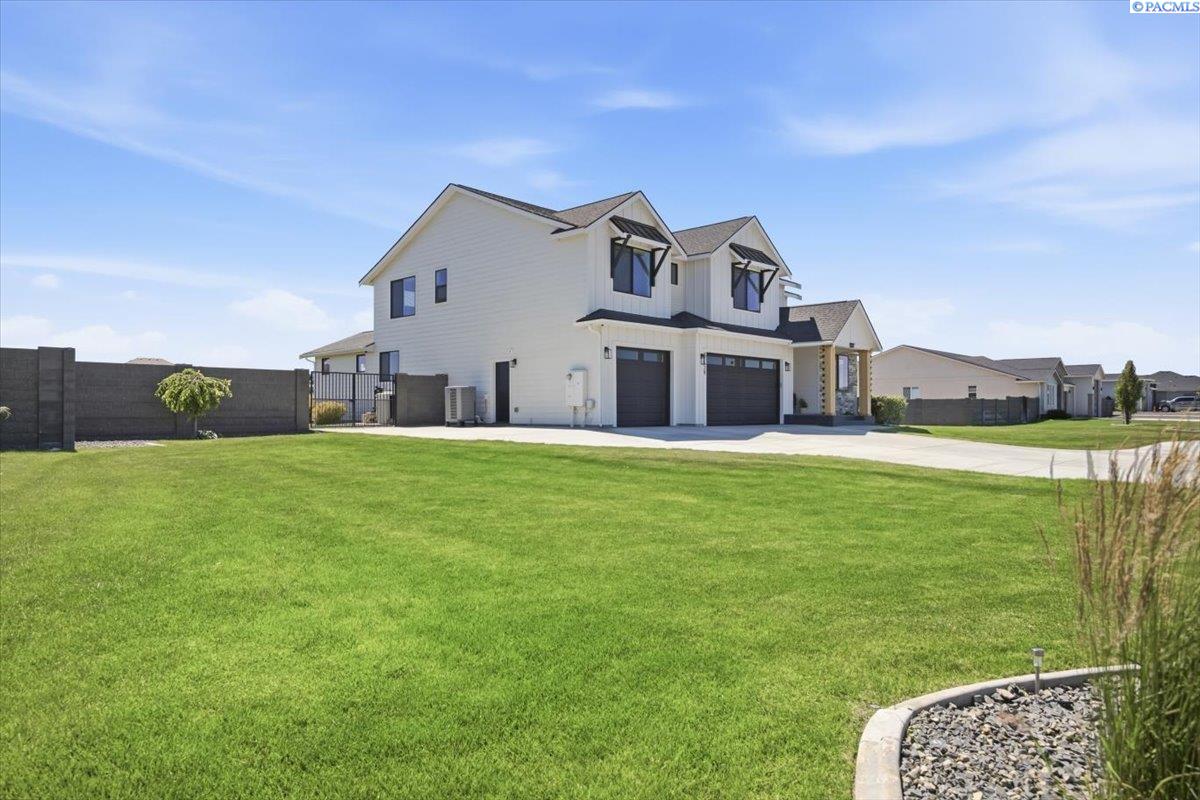 87729 Calico Rd, Kennewick, WA 99338