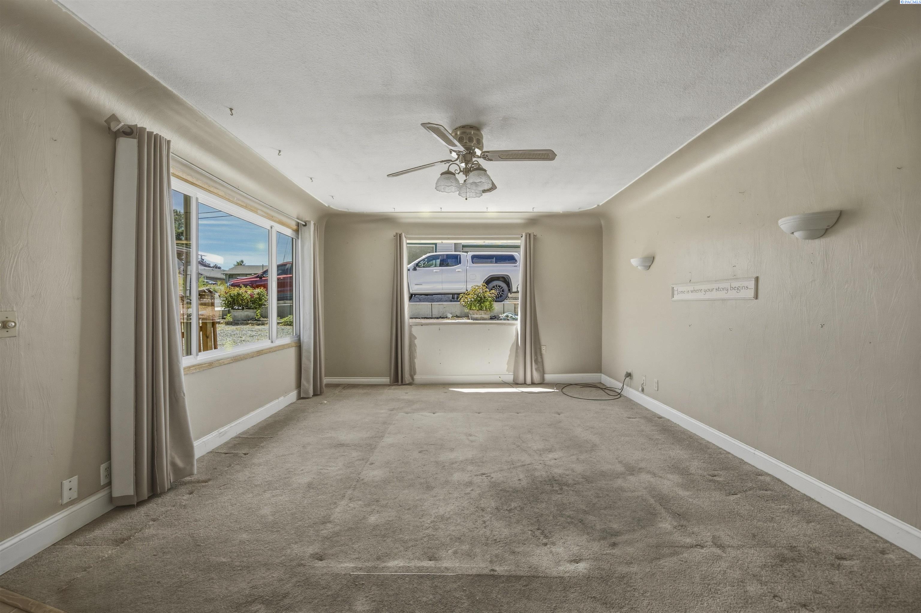 1217 Union St, Kennewick, WA 99336