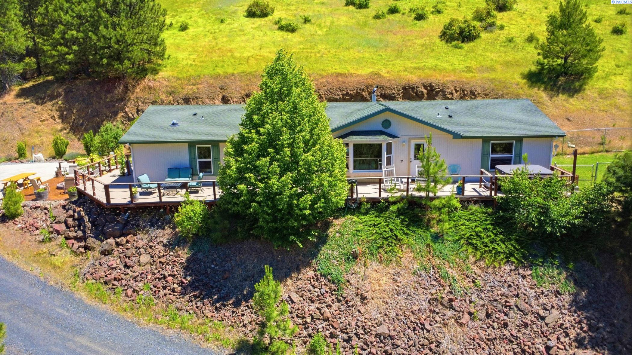 103 Zani Ln, Dayton WA 99328