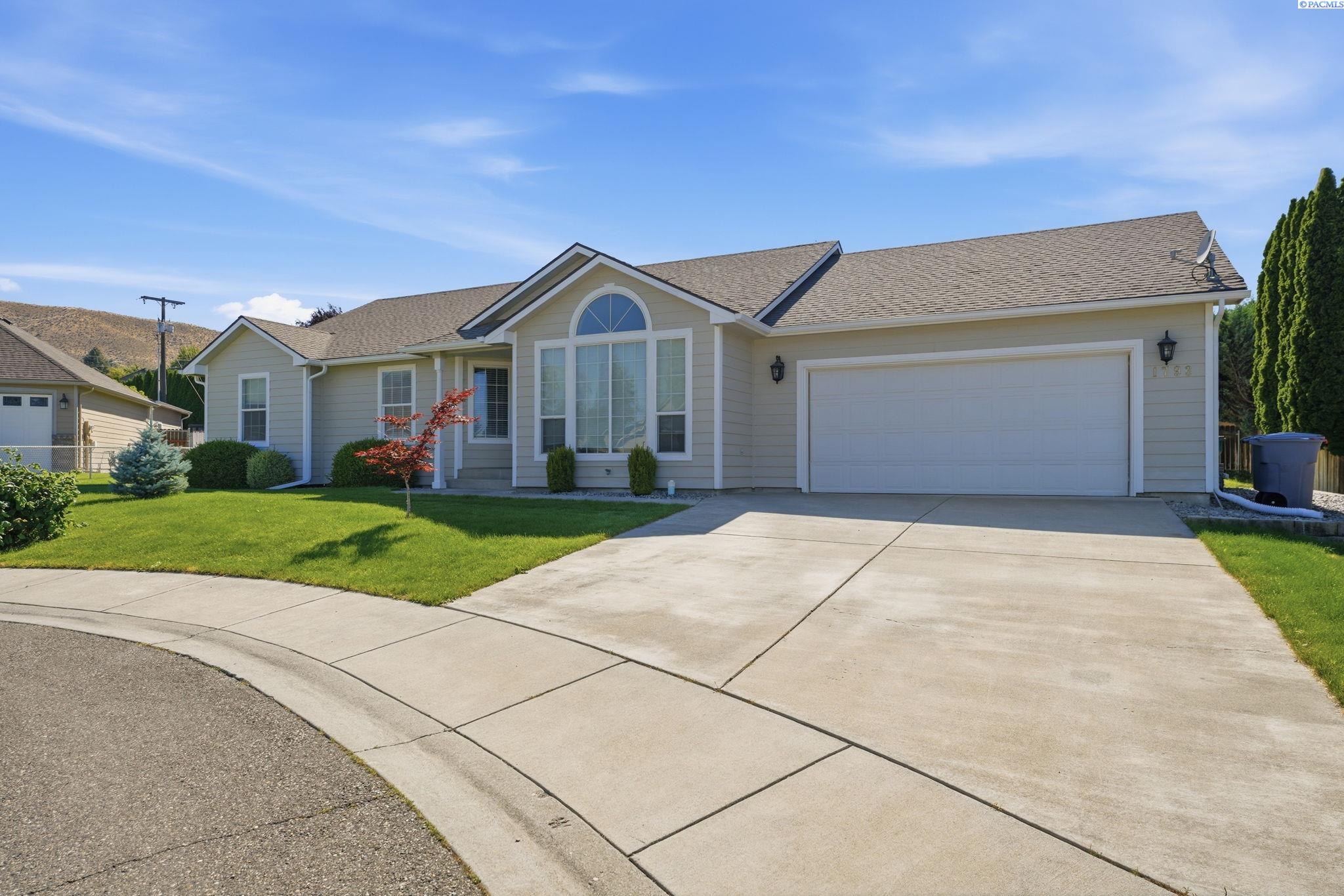 1793 Maui Dr, Richland, WA 99352
