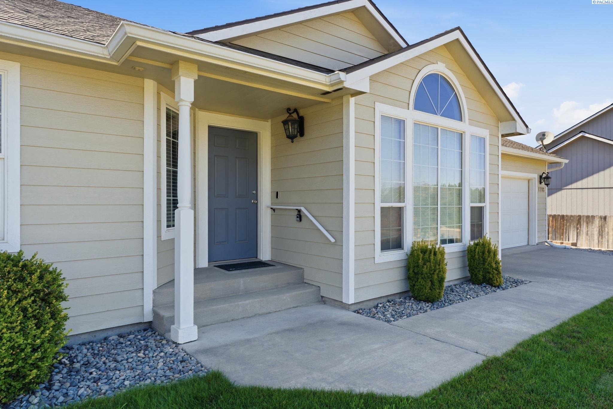 1793 Maui Dr, Richland, WA 99352