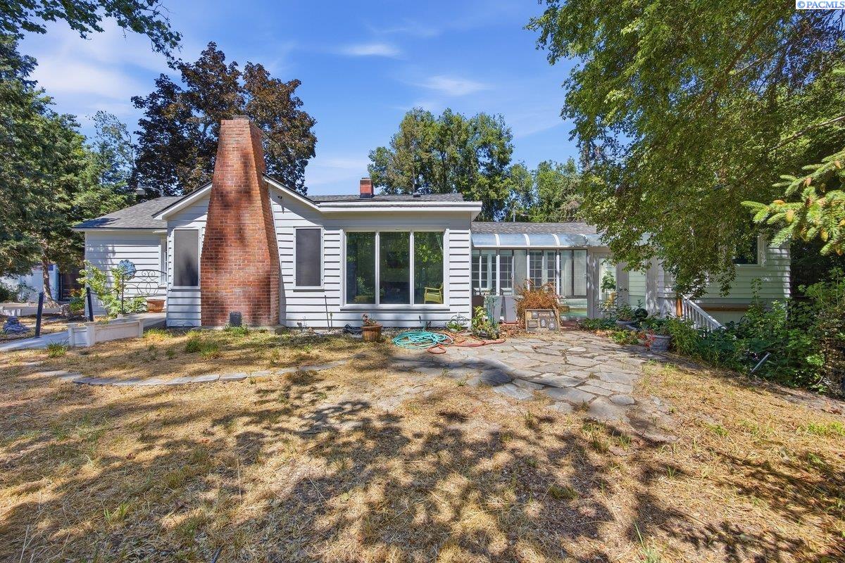 76704 Yakima River Dr, West Richland, WA 99353-6196
