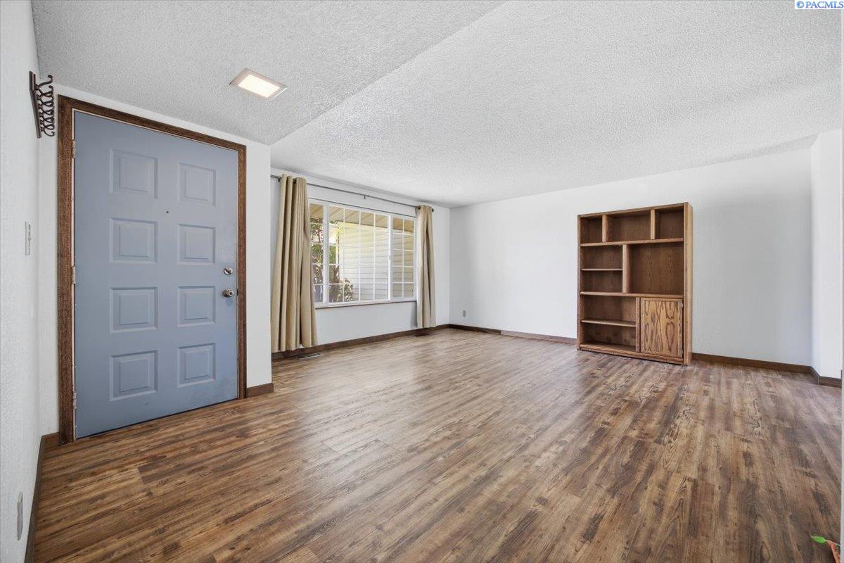 1516 Olympia Pl, Kennewick, WA 99337