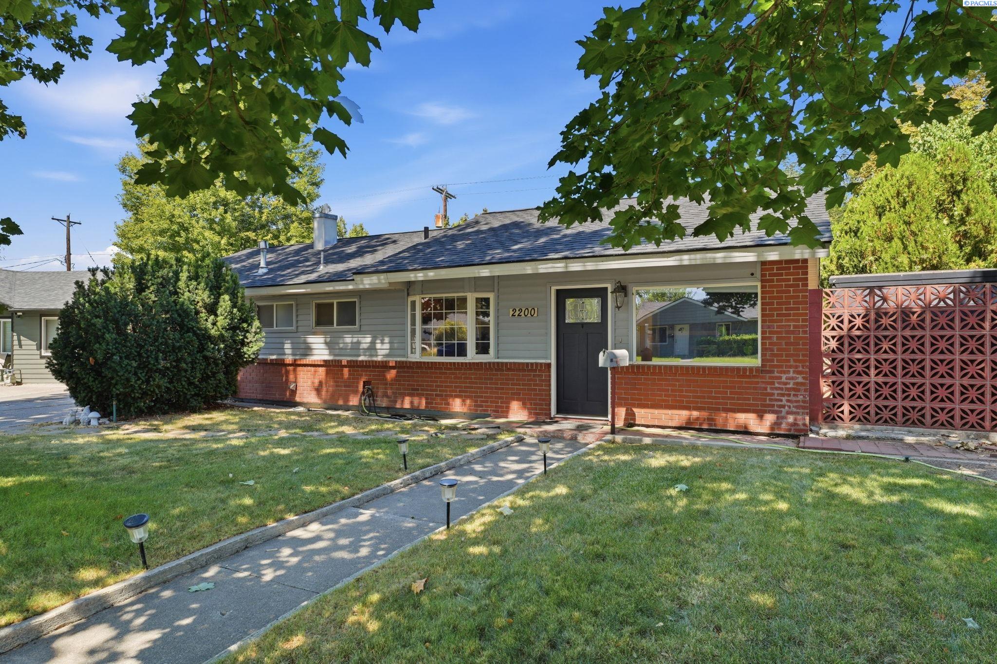 2200 Dover St, Richland, WA 99352