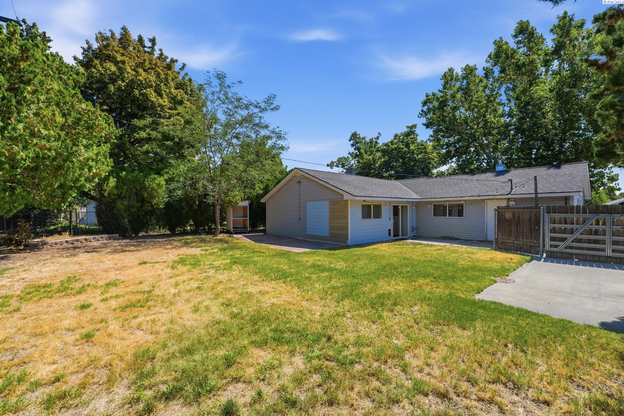 2200 Dover St, Richland, WA 99352
