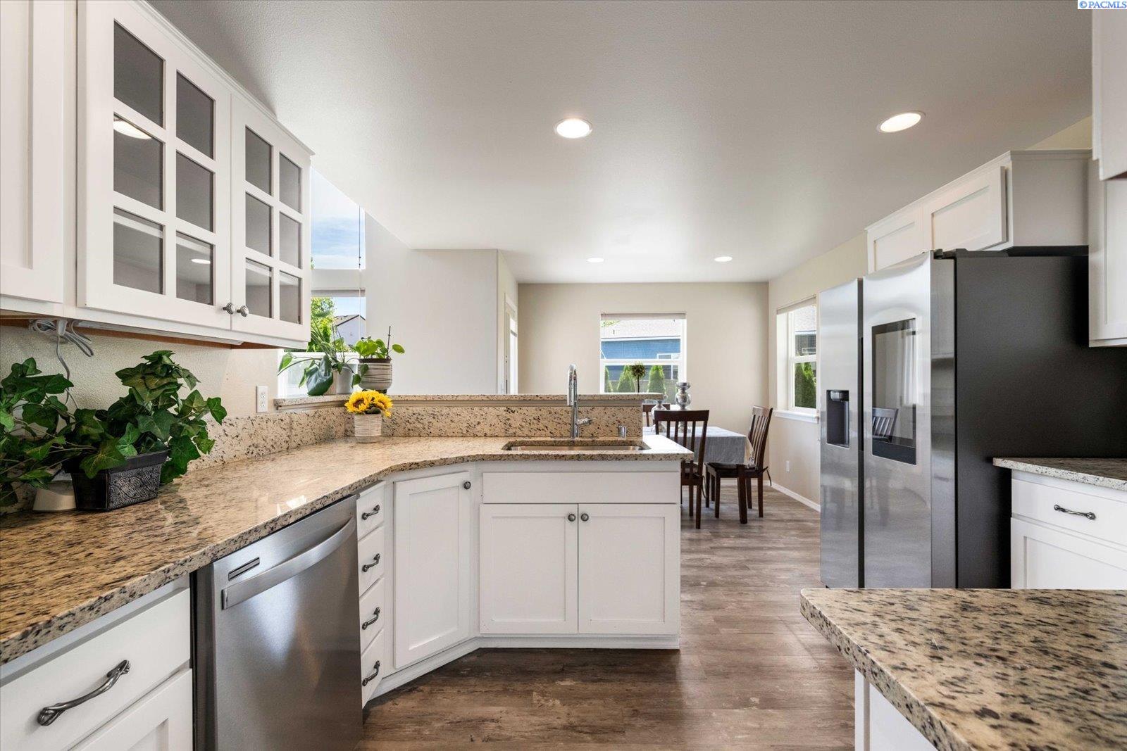 5723 W 12th Ave, Kennewick, WA 99338