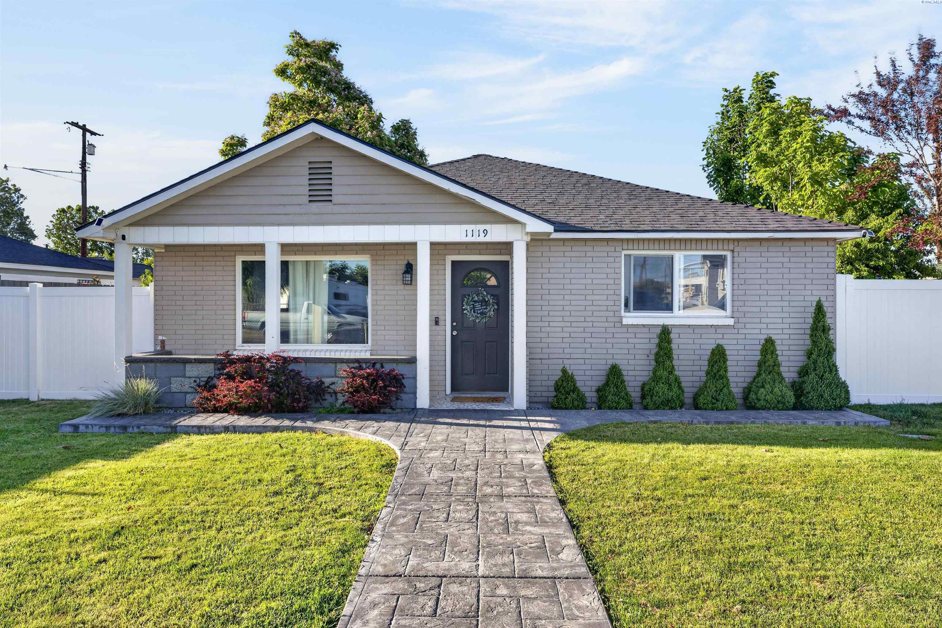 1119 Hopkins St, Pasco, WA 99301
