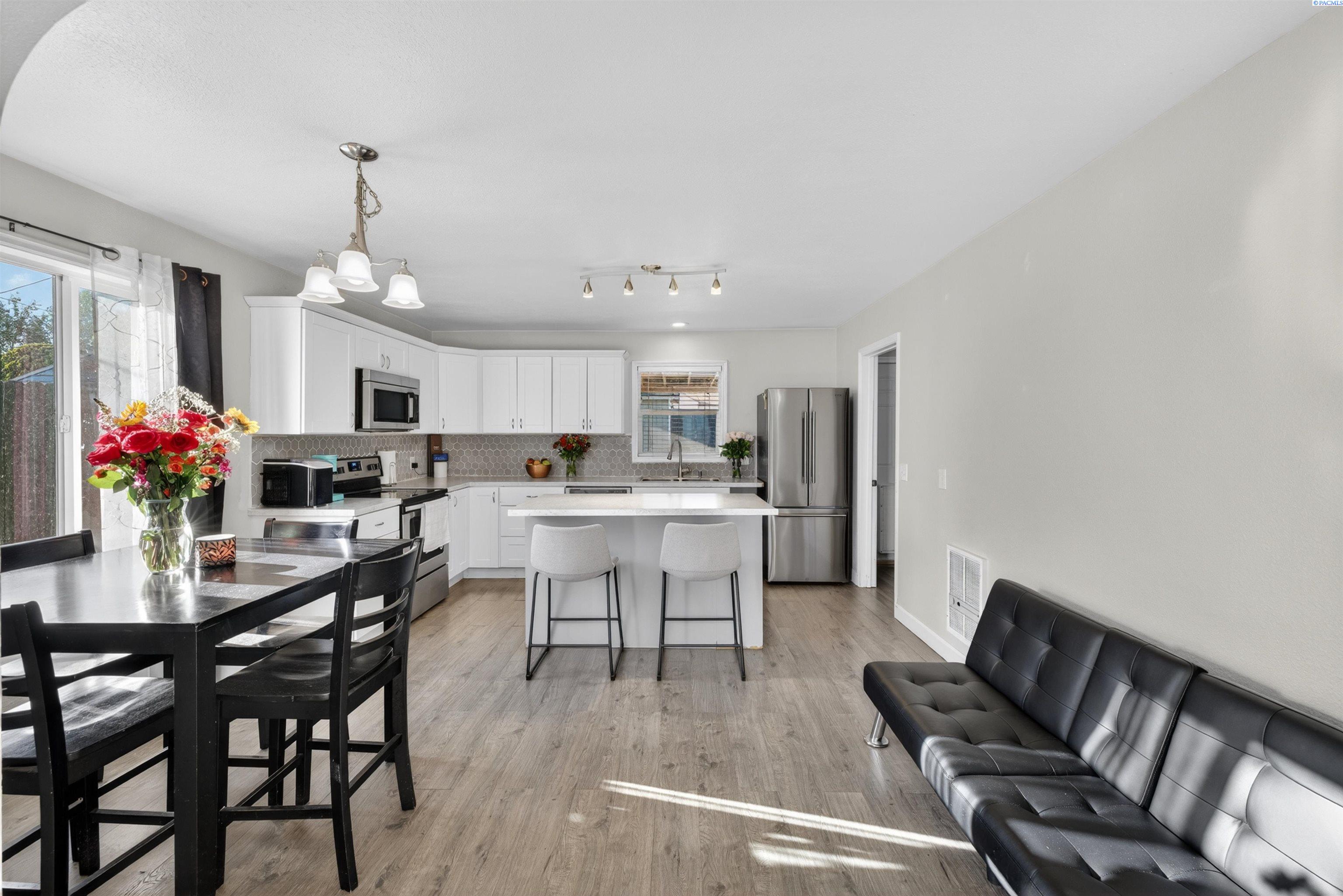 1119 Hopkins St, Pasco, WA 99301