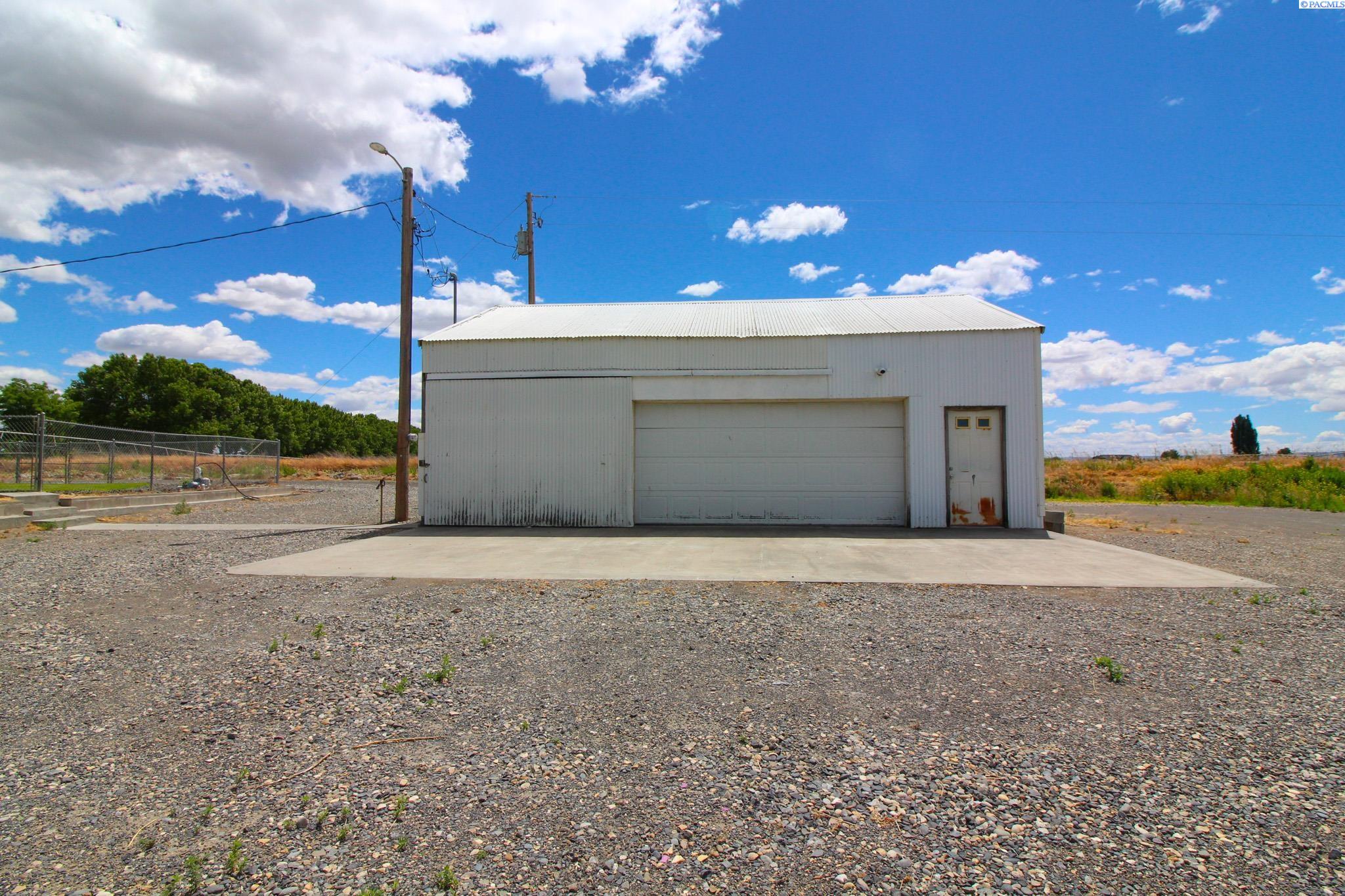 4151 Columbia River Rd, Pasco, WA 99301