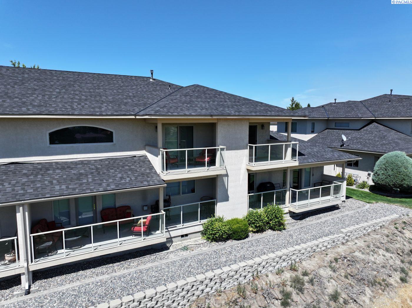 3710 W Canyon Lakes Dr D102 #D102, Kennewick, WA 99337