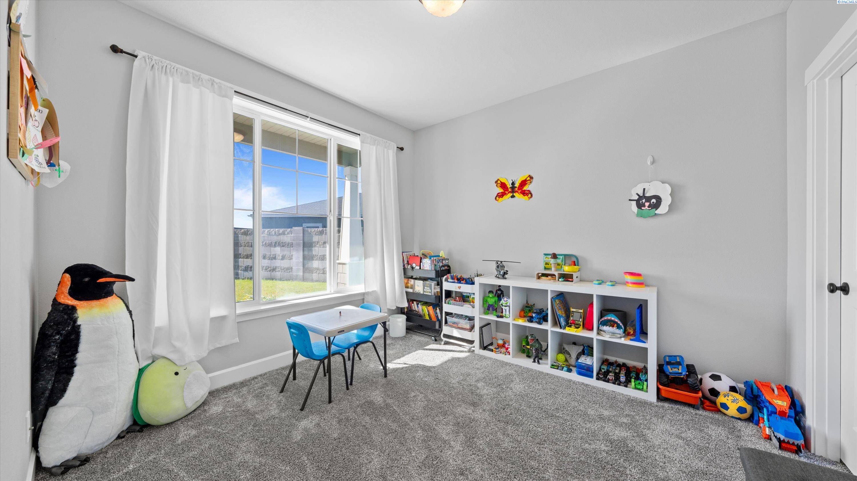 10414 Summit View Ct, Kennewick, WA 99338