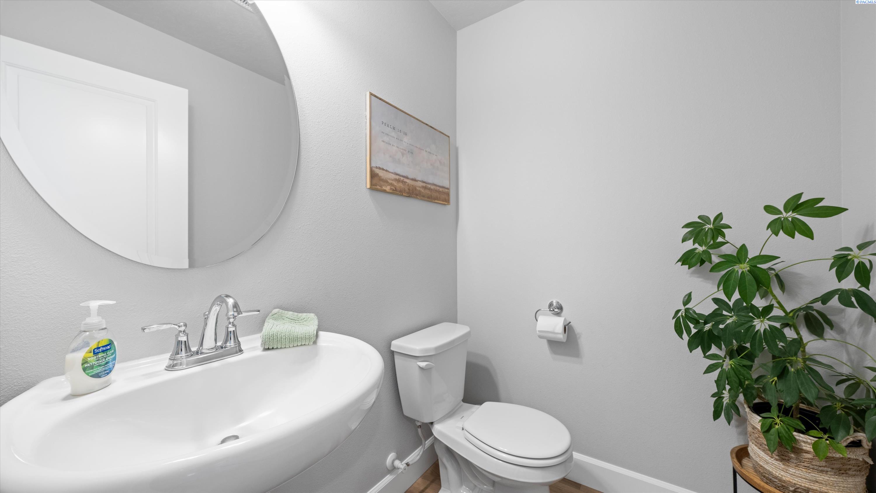 10414 Summit View Ct, Kennewick, WA 99338