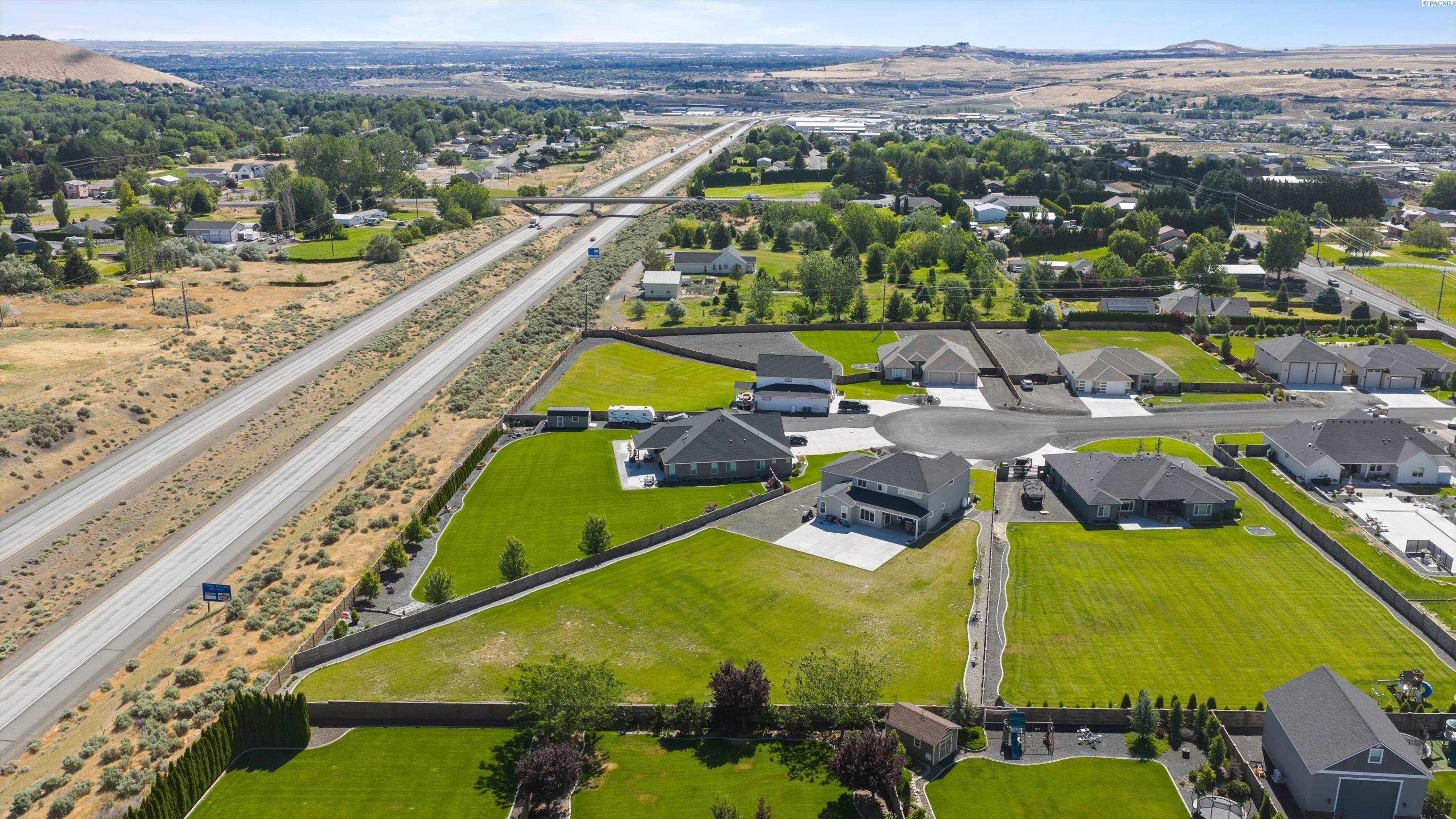 10414 Summit View Ct, Kennewick, WA 99338