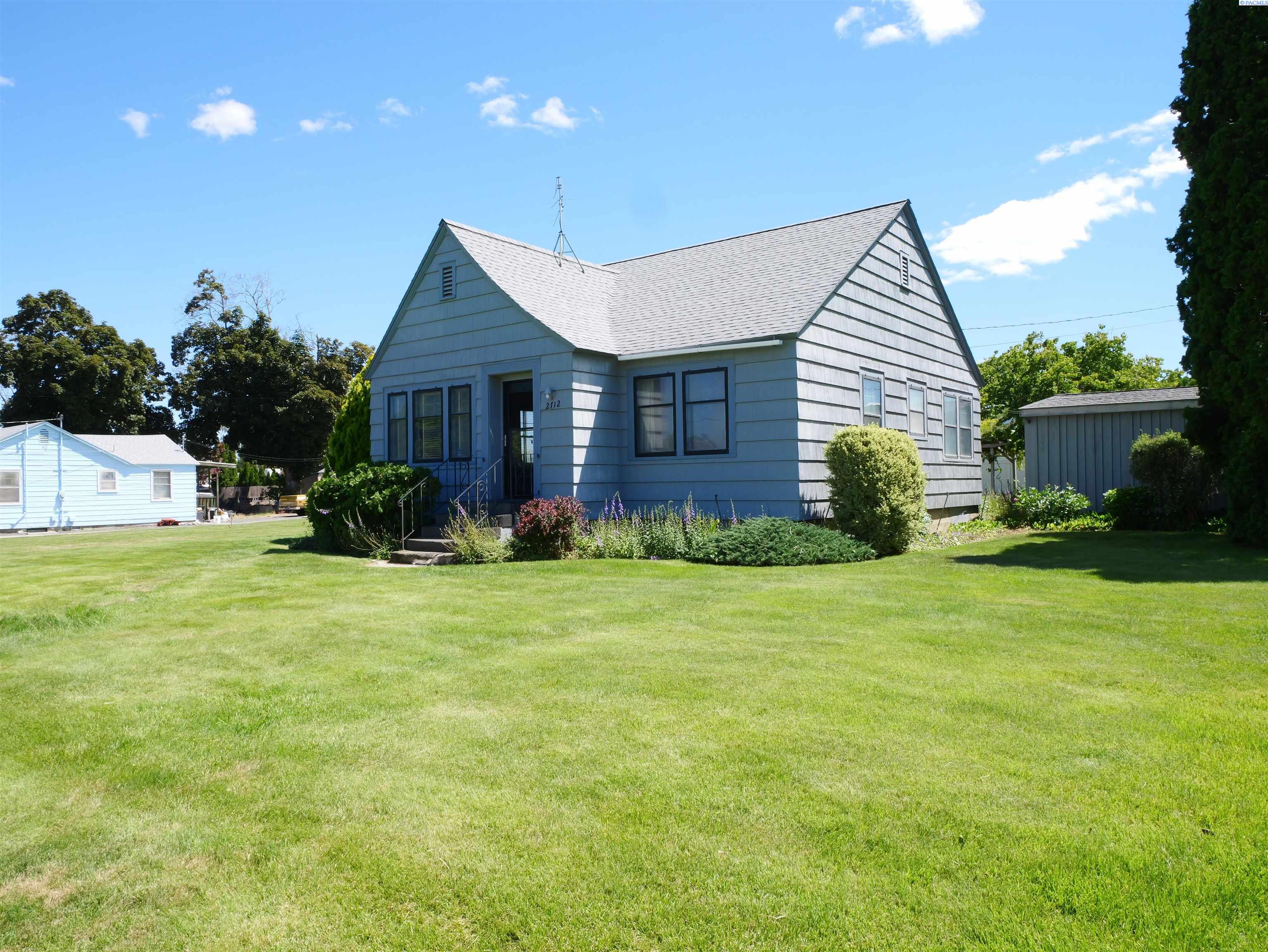 2712 Clinton Way, Yakima WA 98902