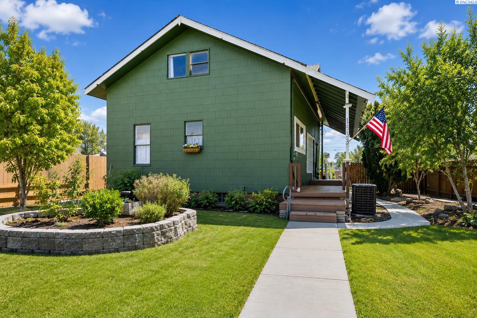 1533 Jay St, Pasco, WA 99301