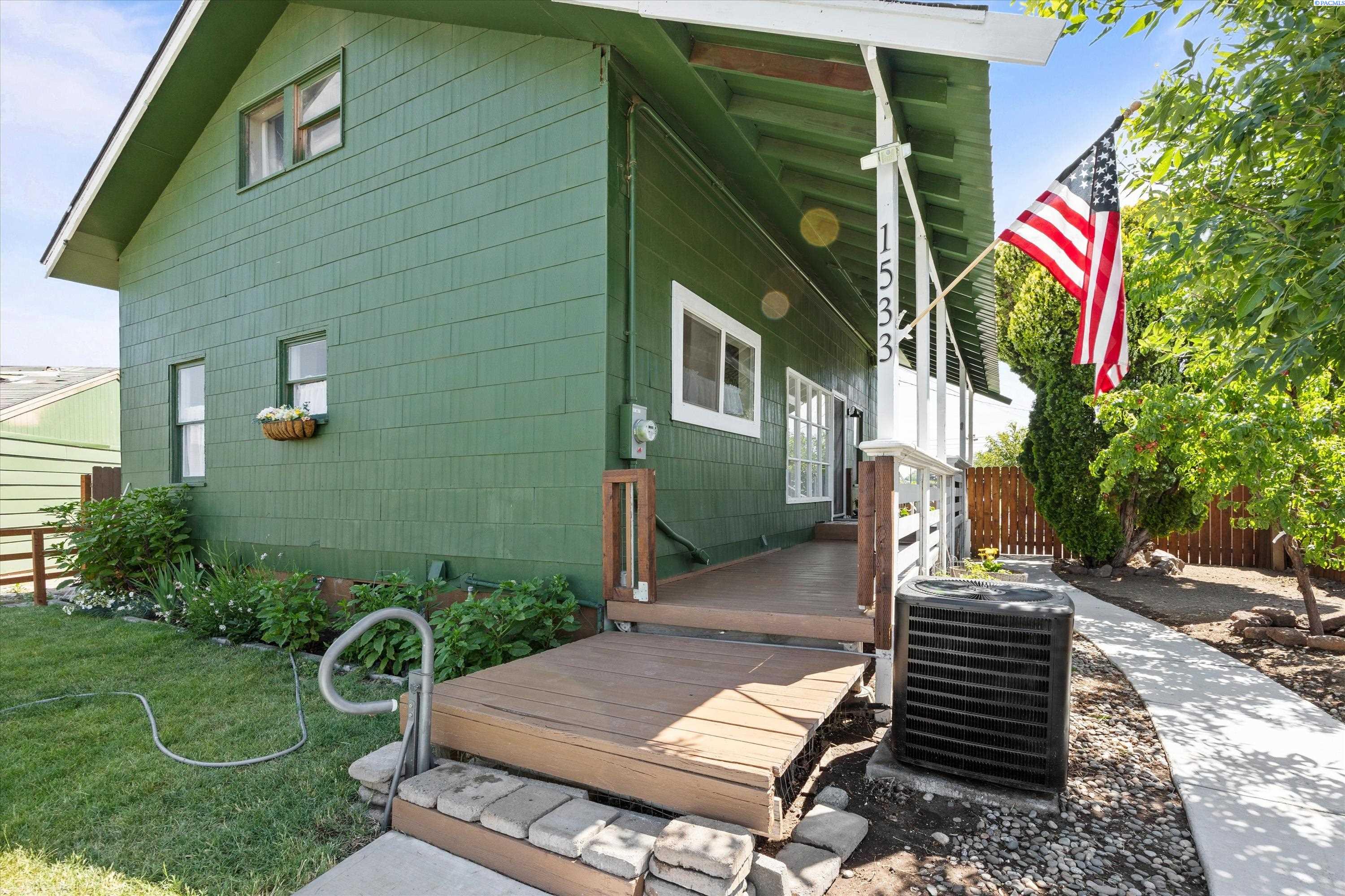 1533 Jay St, Pasco, WA 99301