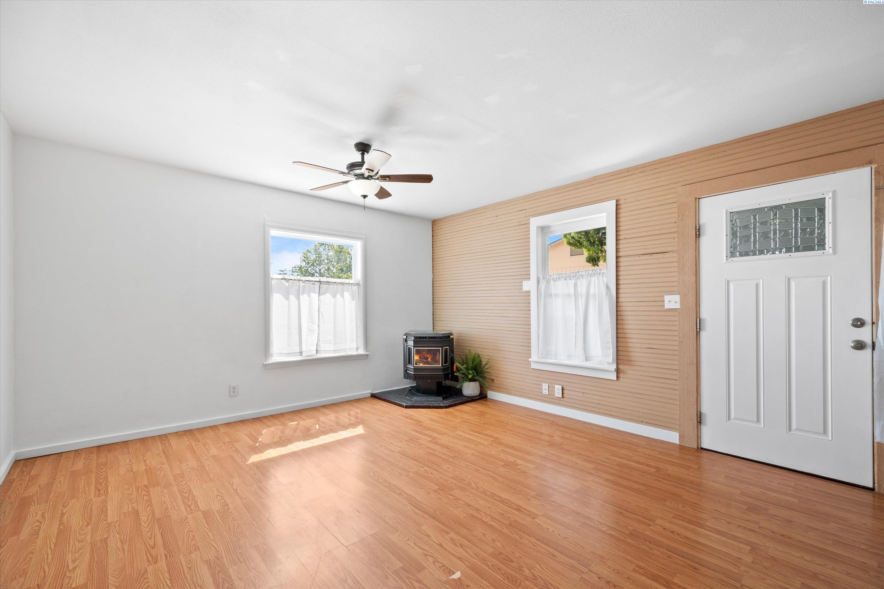 1533 Jay St, Pasco, WA 99301