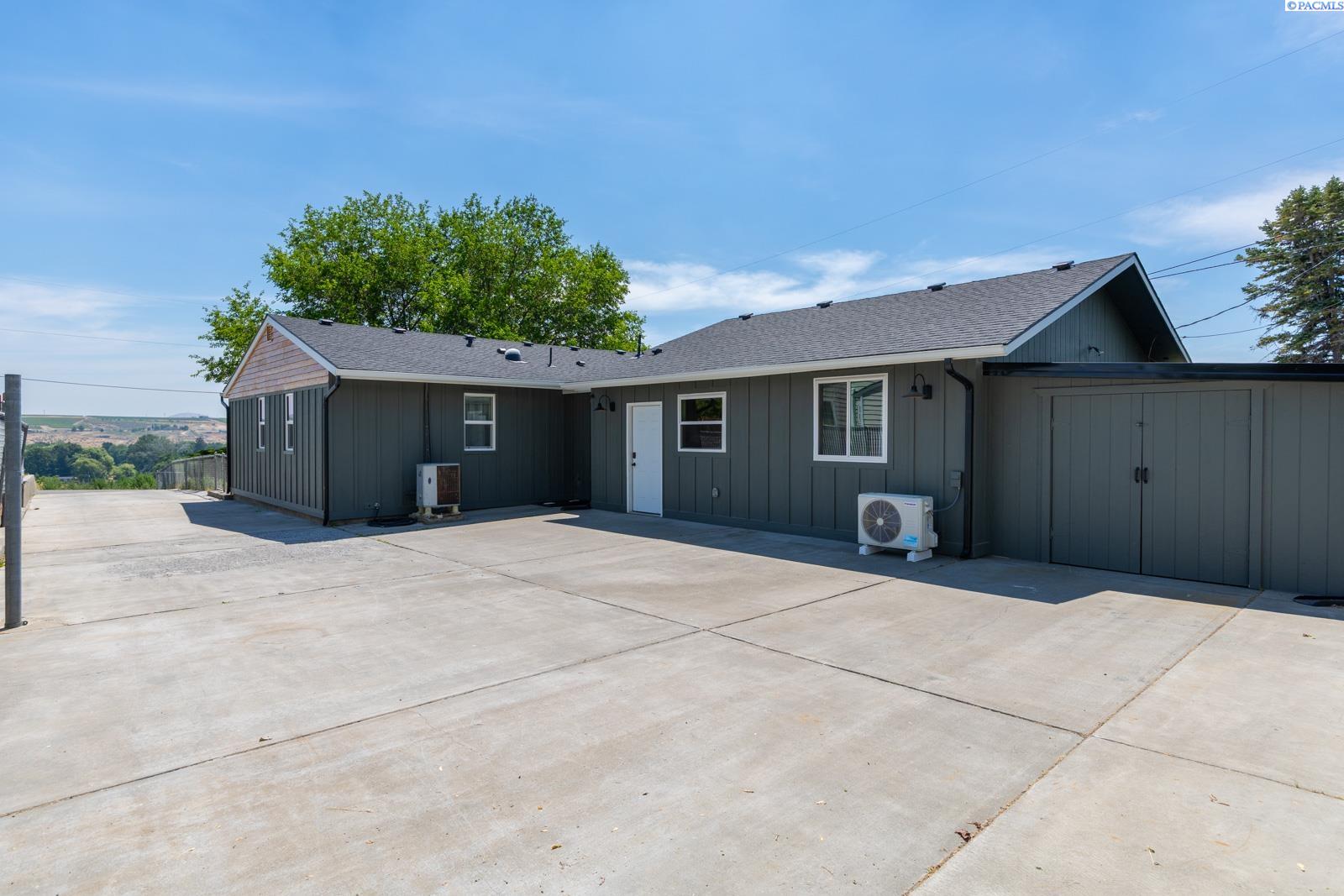 1103 11th St, Benton City, WA 99320