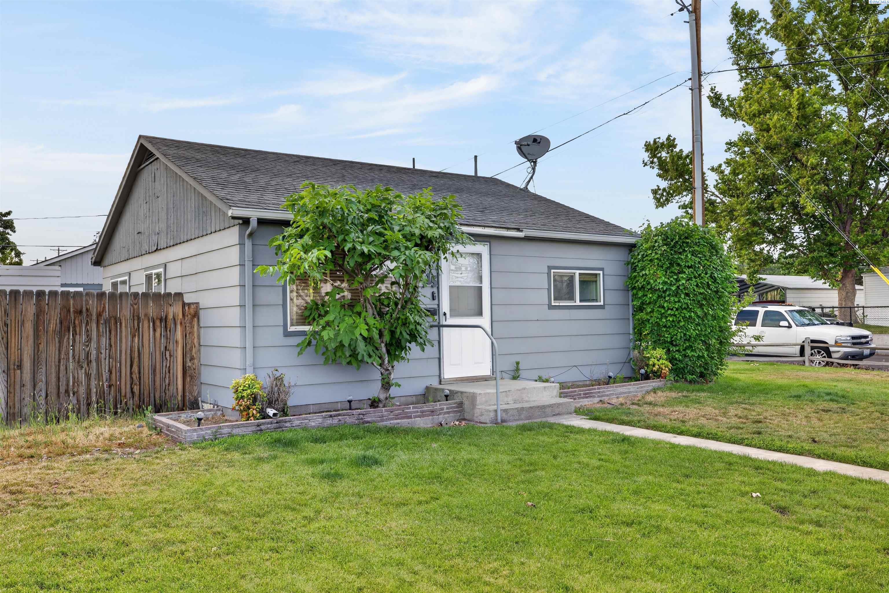 715 Thayer Dr, Richland, WA 99352