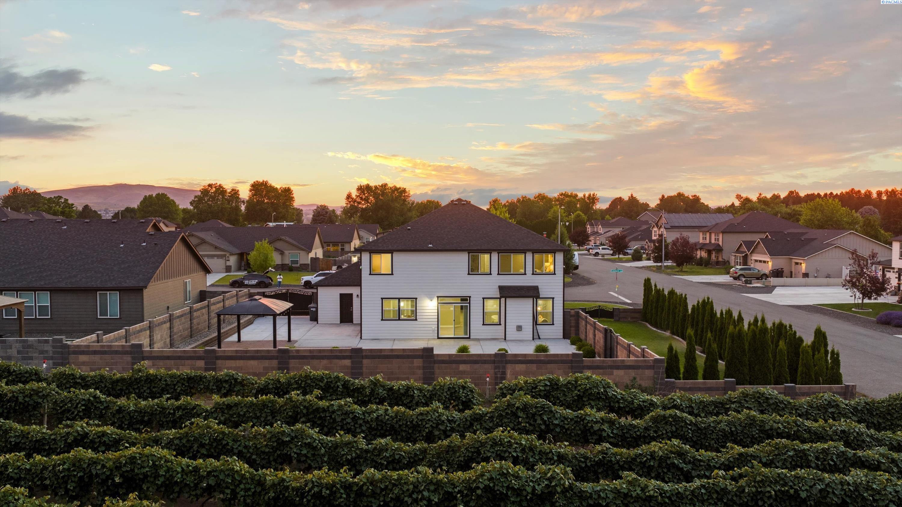 3409 Colombard Ln, Pasco, WA 99301