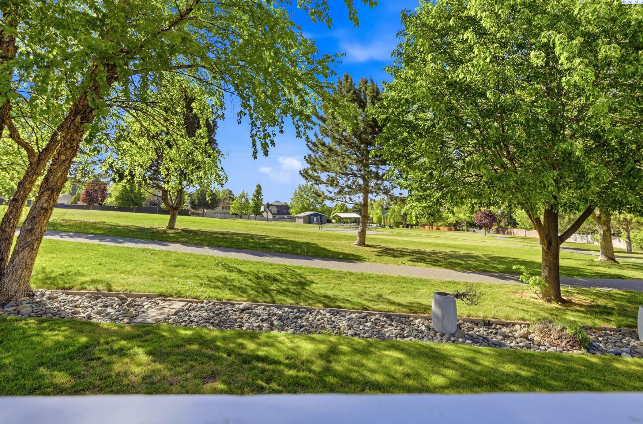4202 Irby Loop, Kennewick, WA 99337