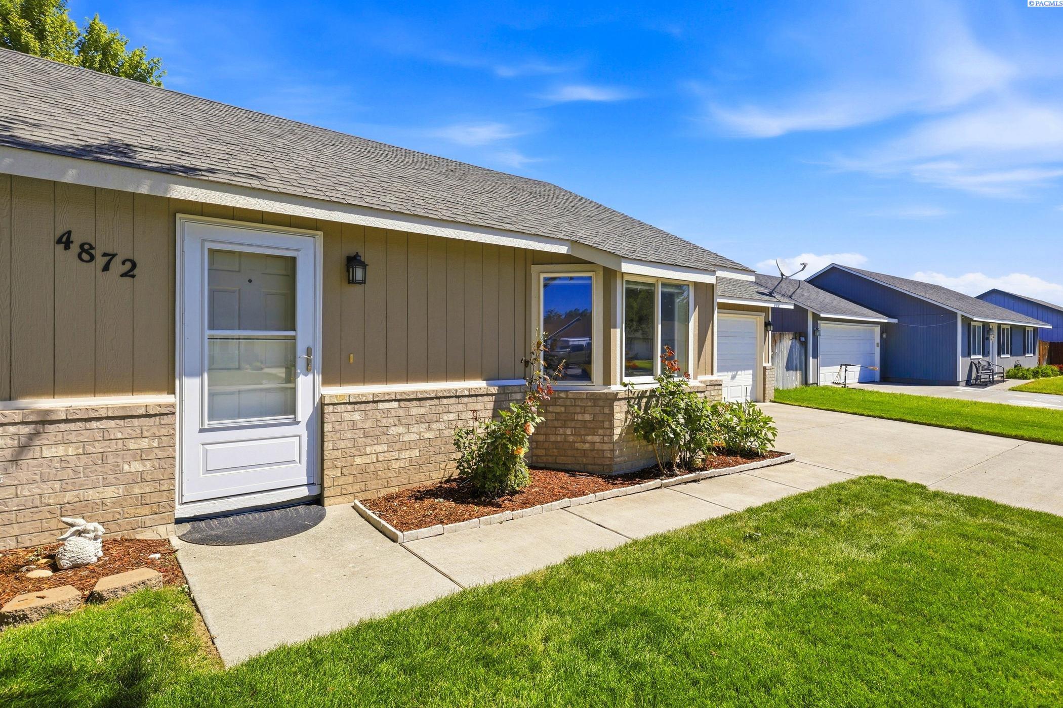 4872 Mt Adams View Dr, West Richland, WA 99353